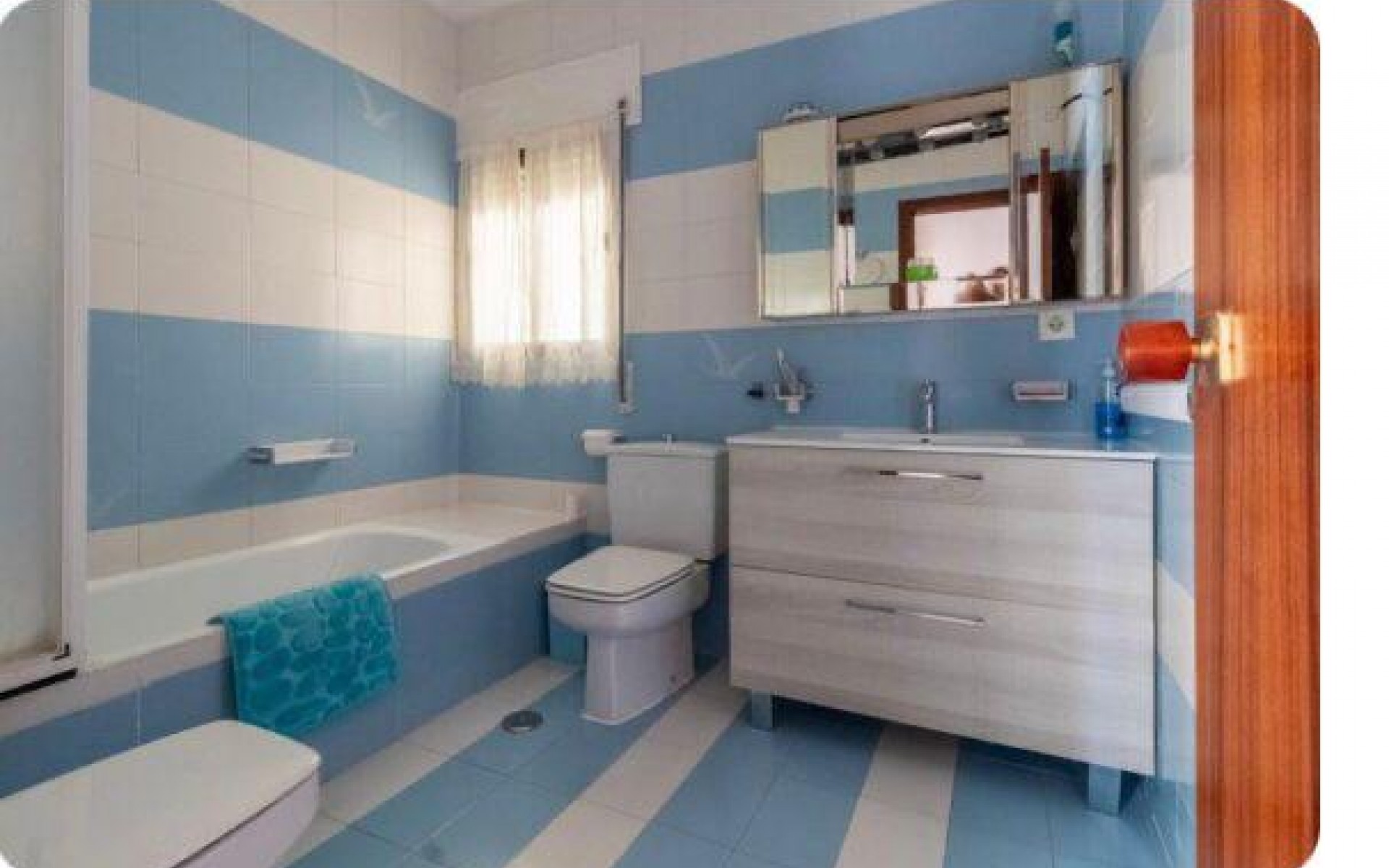 Resale - Villa - Cabo Roig