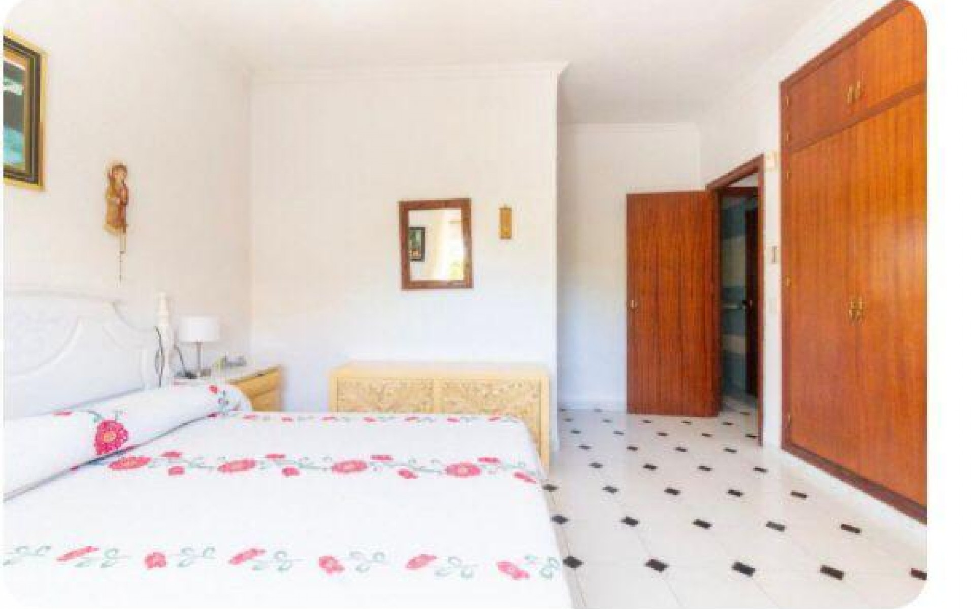 Resale - Villa - Cabo Roig