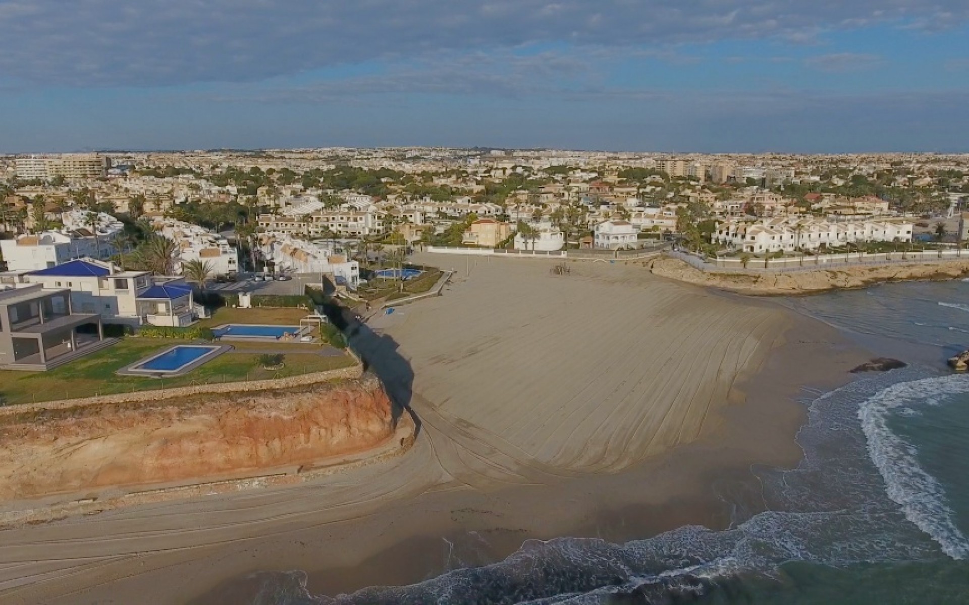 Resale - Villa - Cabo Roig