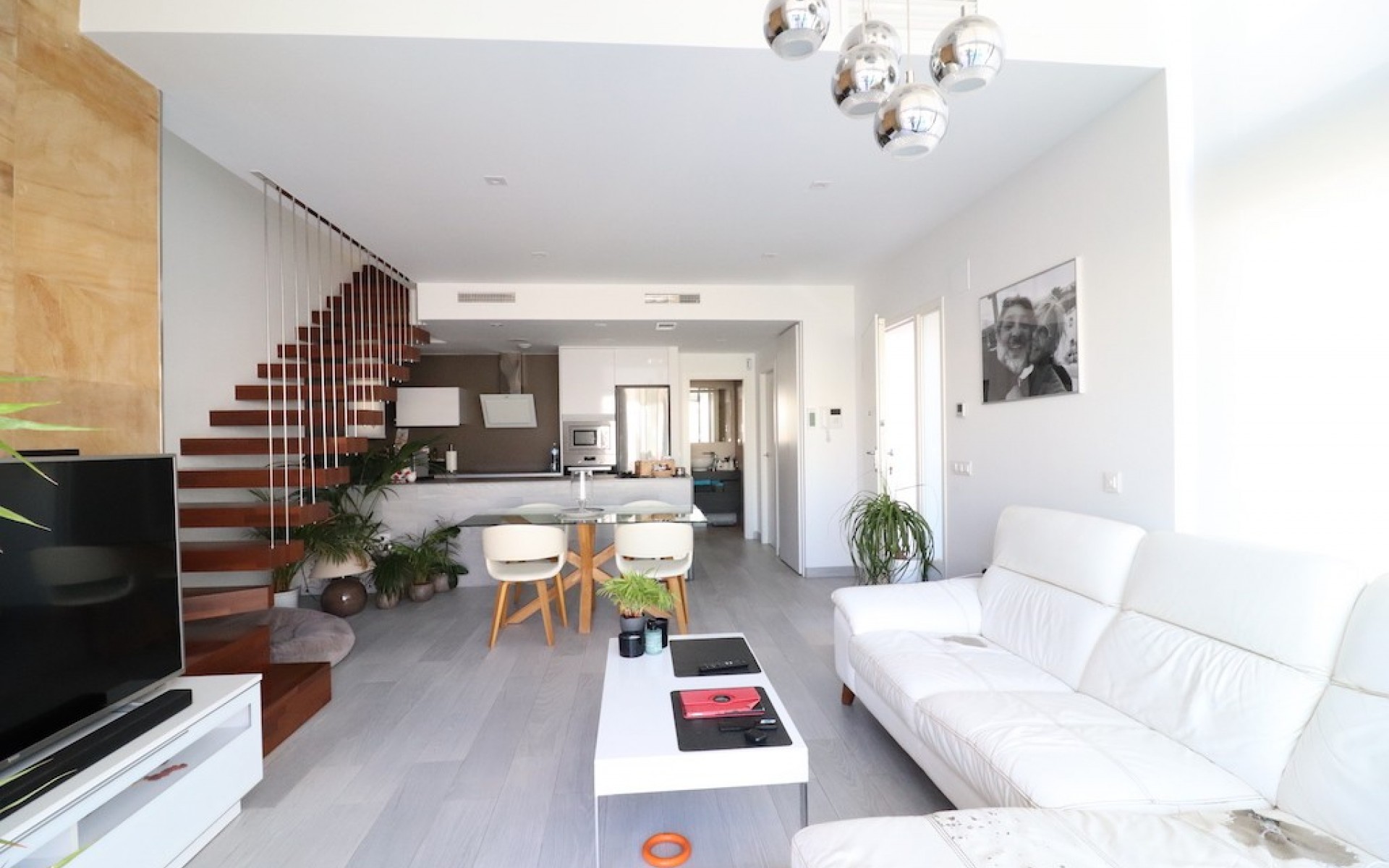 Resale - Villa - Cabo Roig