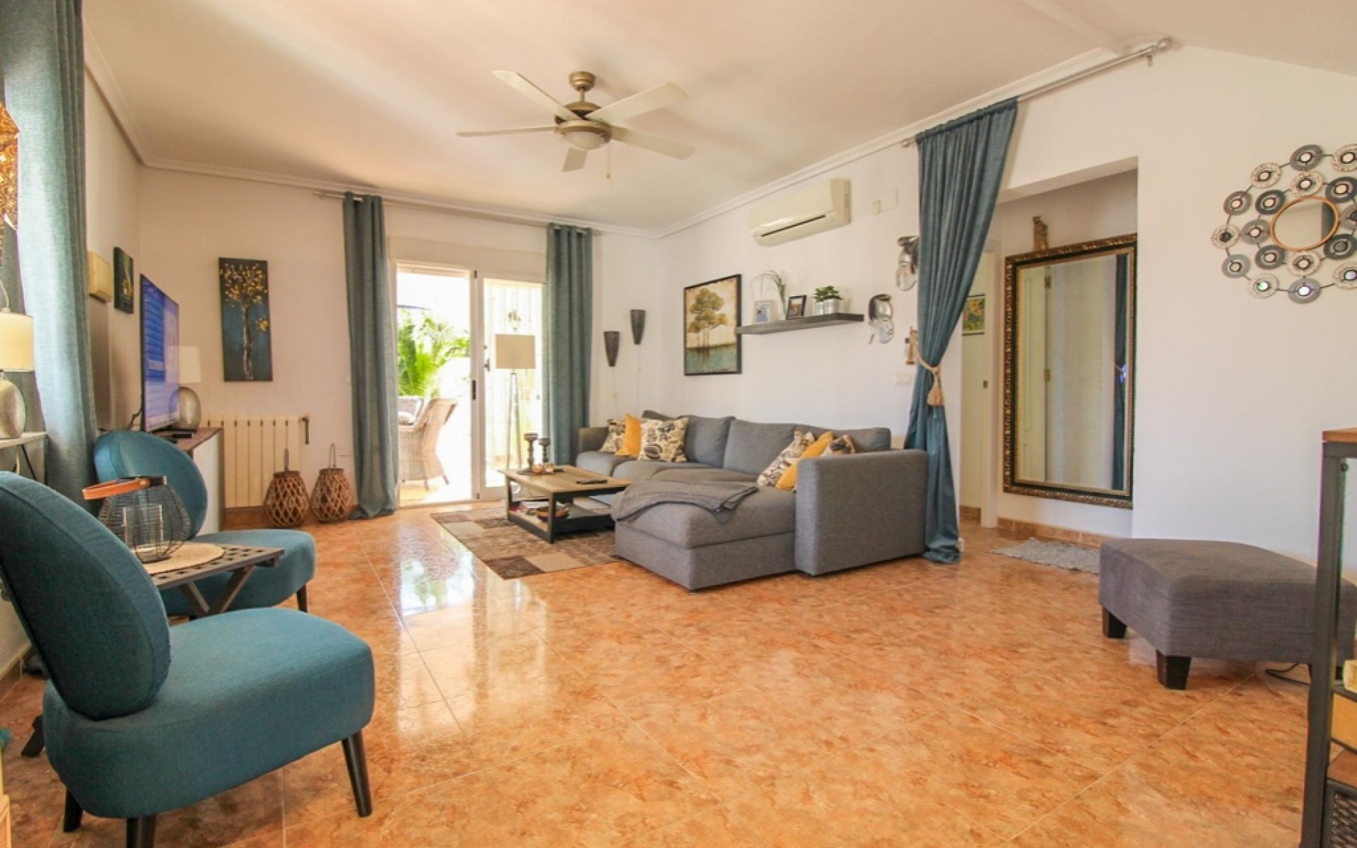 Resale - Villa - Cabo Roig