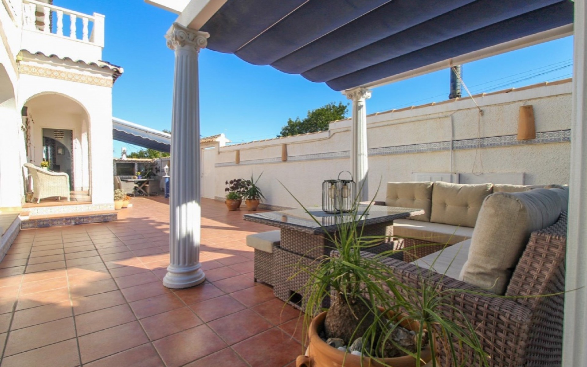 Resale - Villa - Cabo Roig