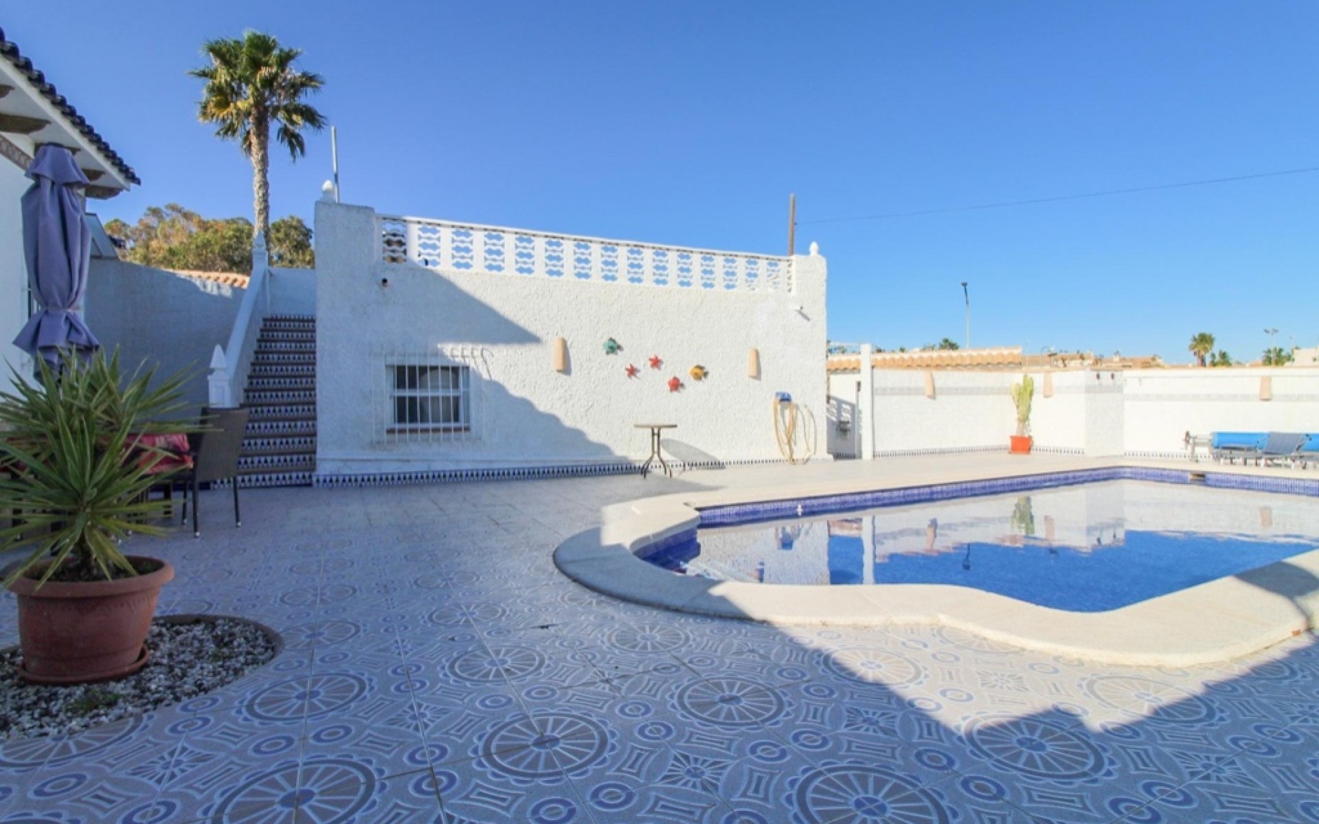 Resale - Villa - Cabo Roig