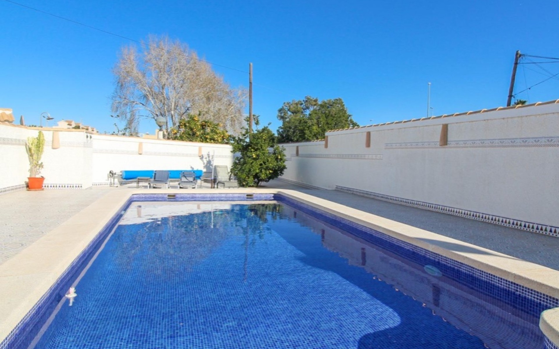 Resale - Villa - Cabo Roig