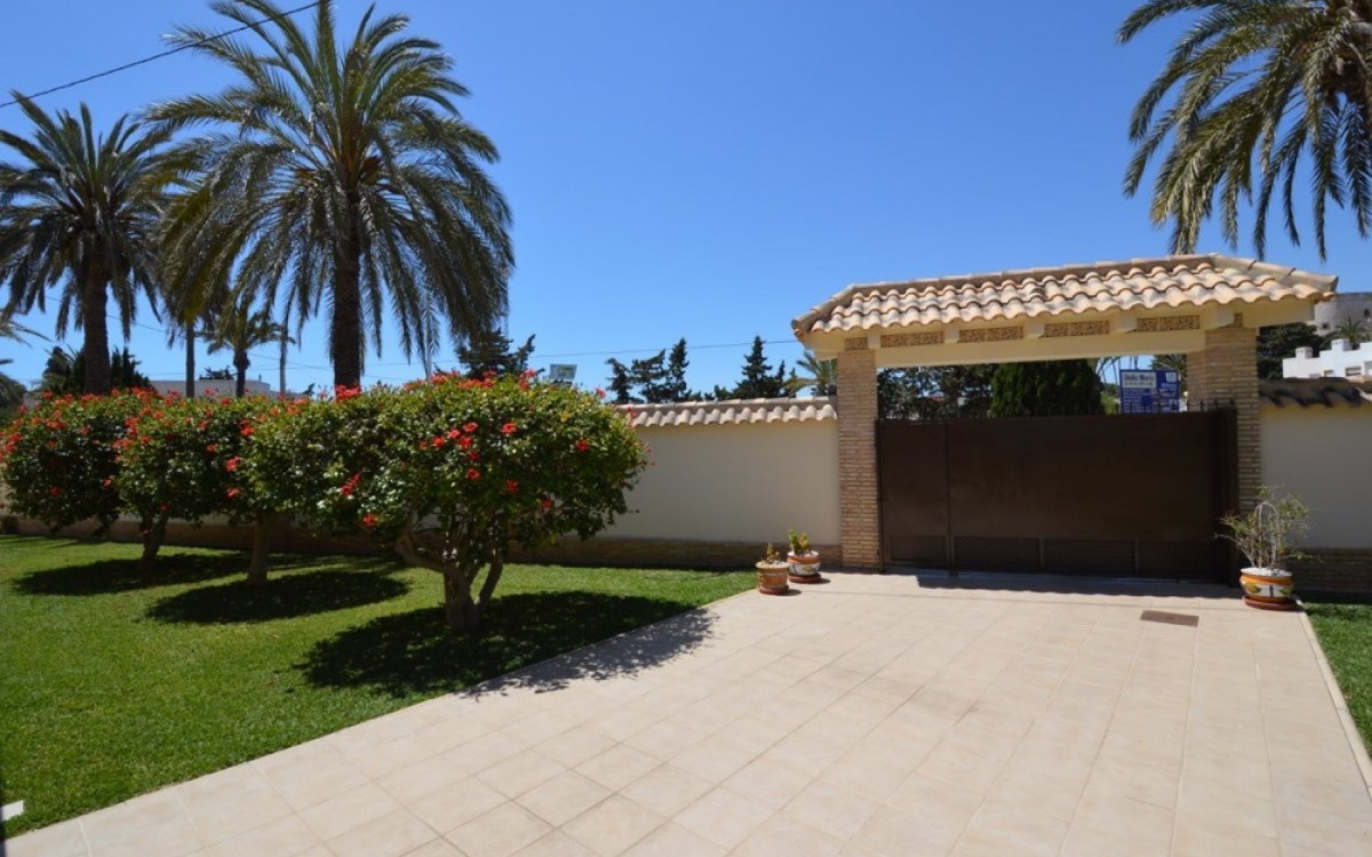 Resale - Villa - Cabo Roig
