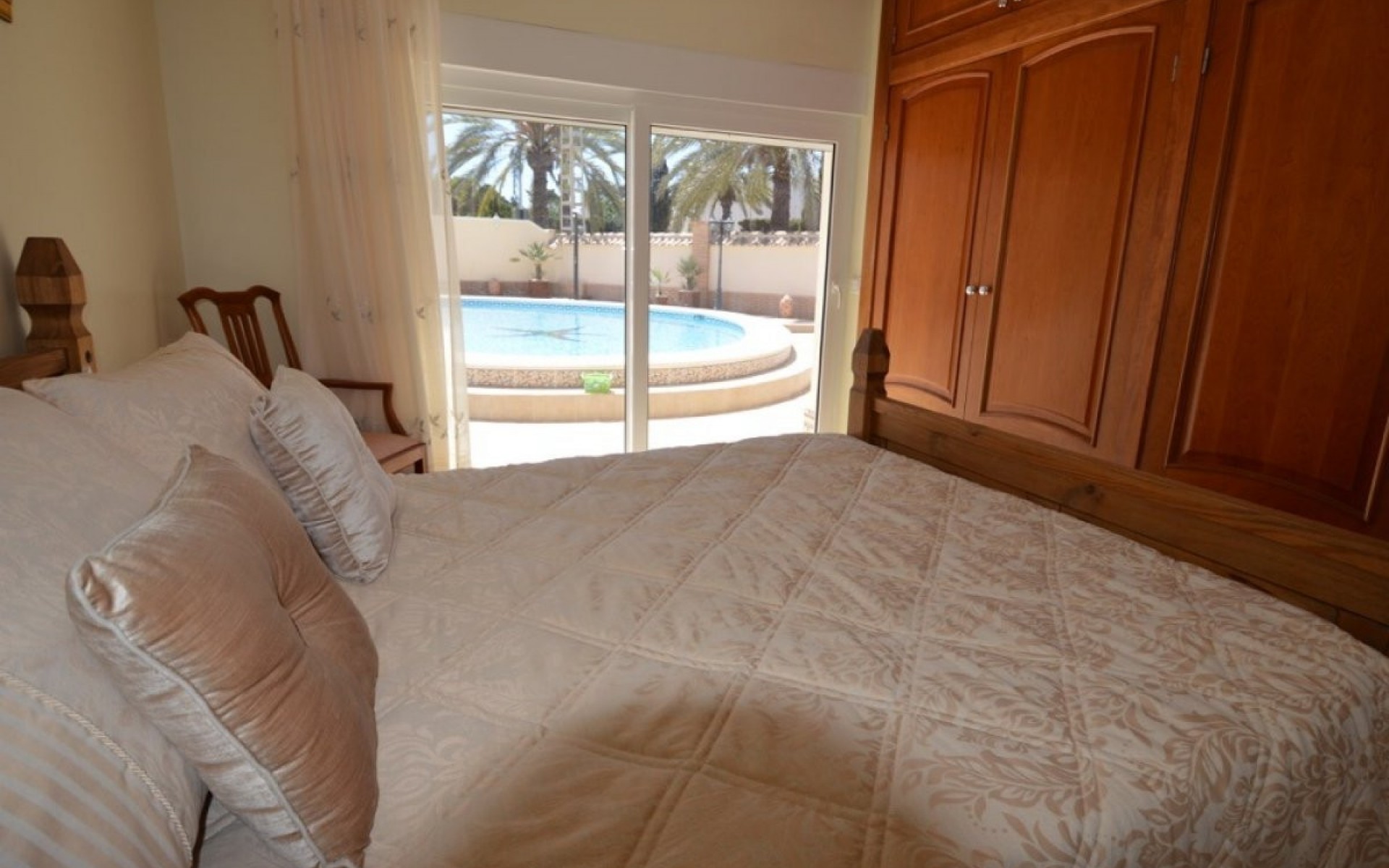 Resale - Villa - Cabo Roig