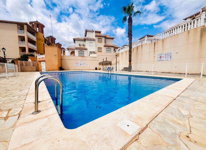 Resale - Villa - Cabo Roig