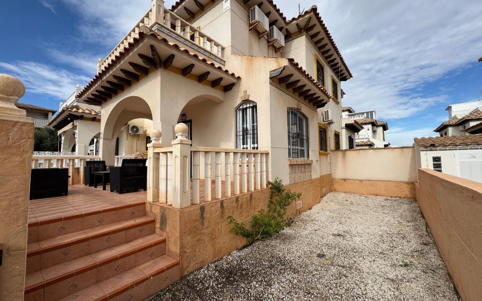Resale - Villa - Cabo Roig