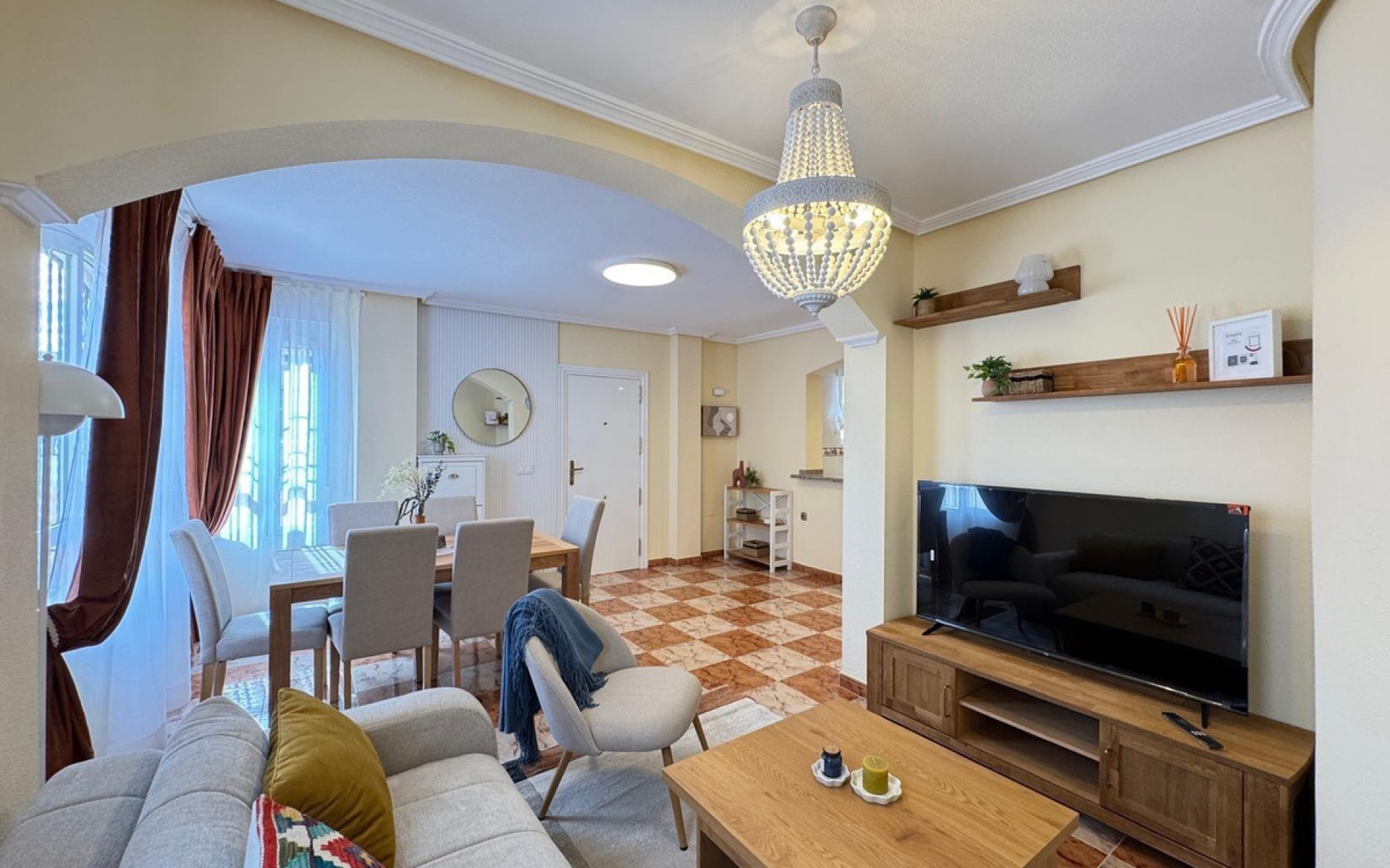 Resale - Villa - Cabo Roig