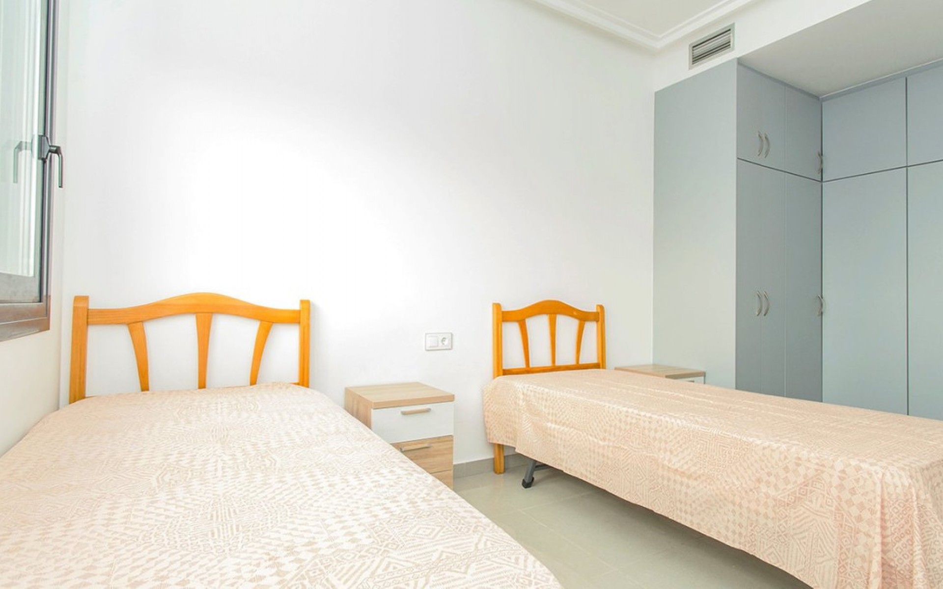 Resale - Villa - Cabo Roig