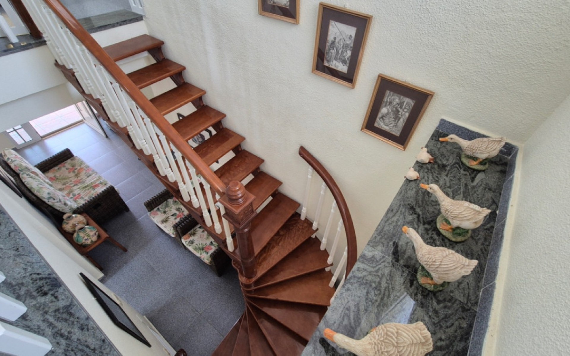 Resale - Villa - Cabo Roig