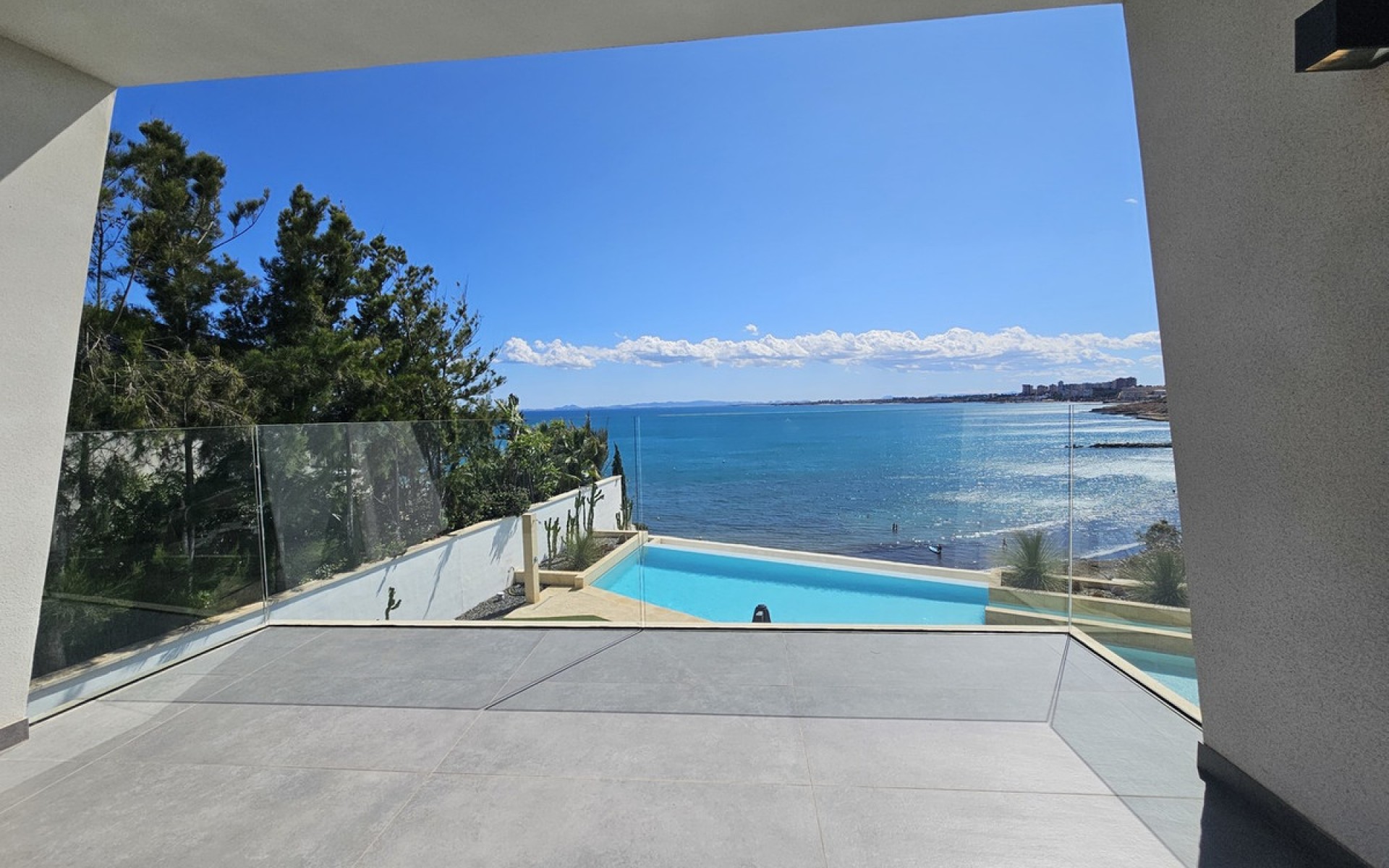 Resale - Villa - Cabo Roig