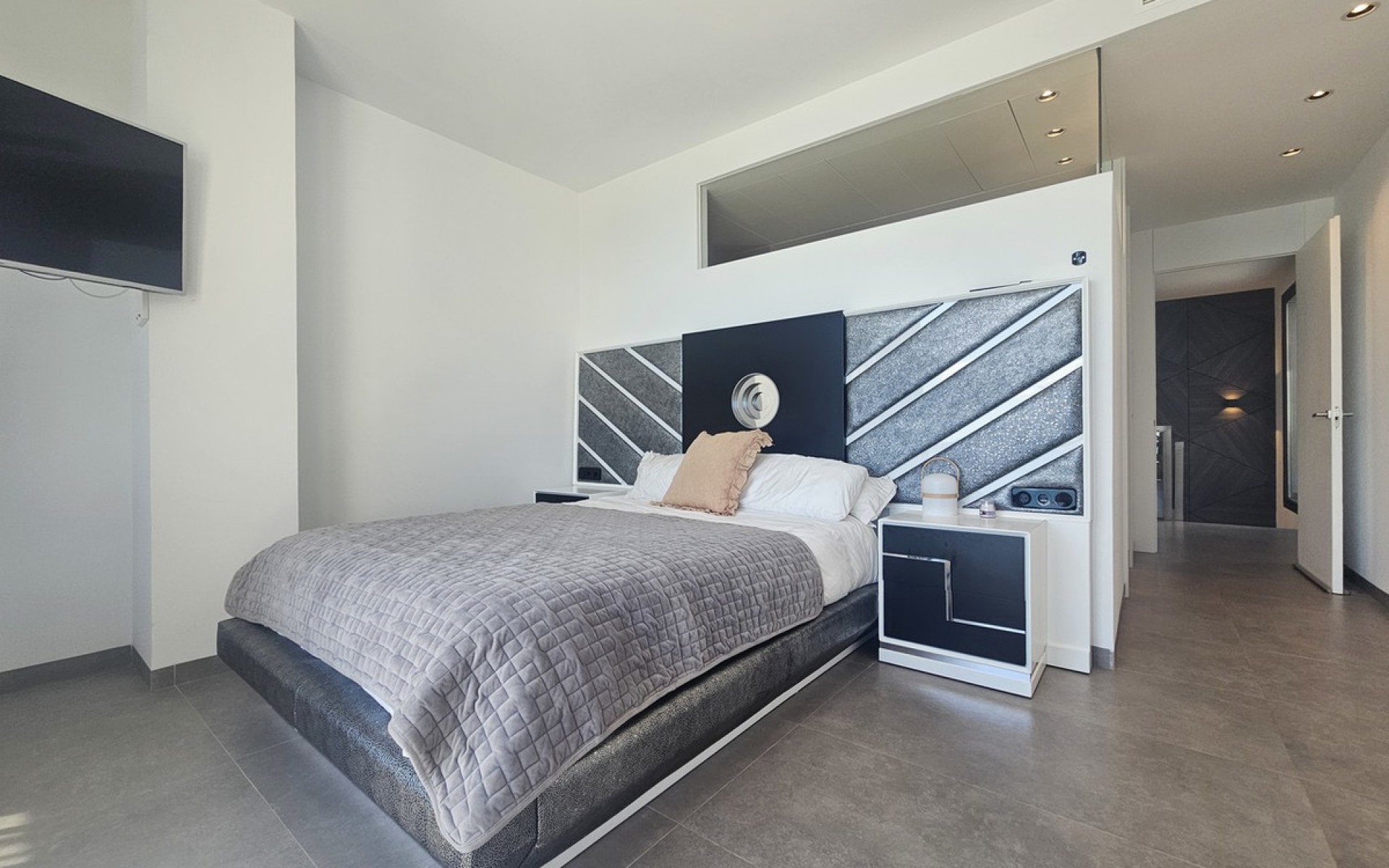 Resale - Villa - Cabo Roig