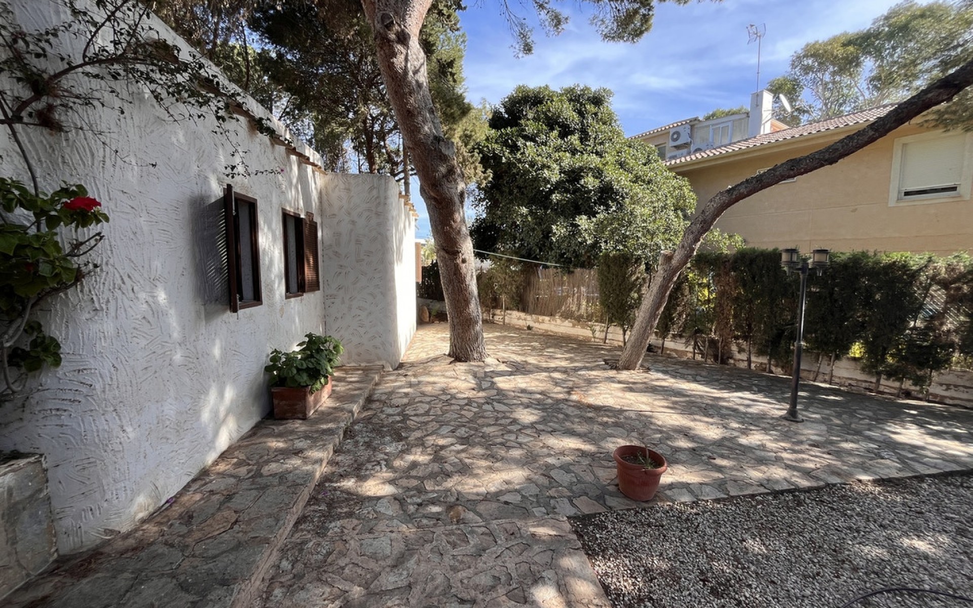 Resale - Villa - Cabo Roig