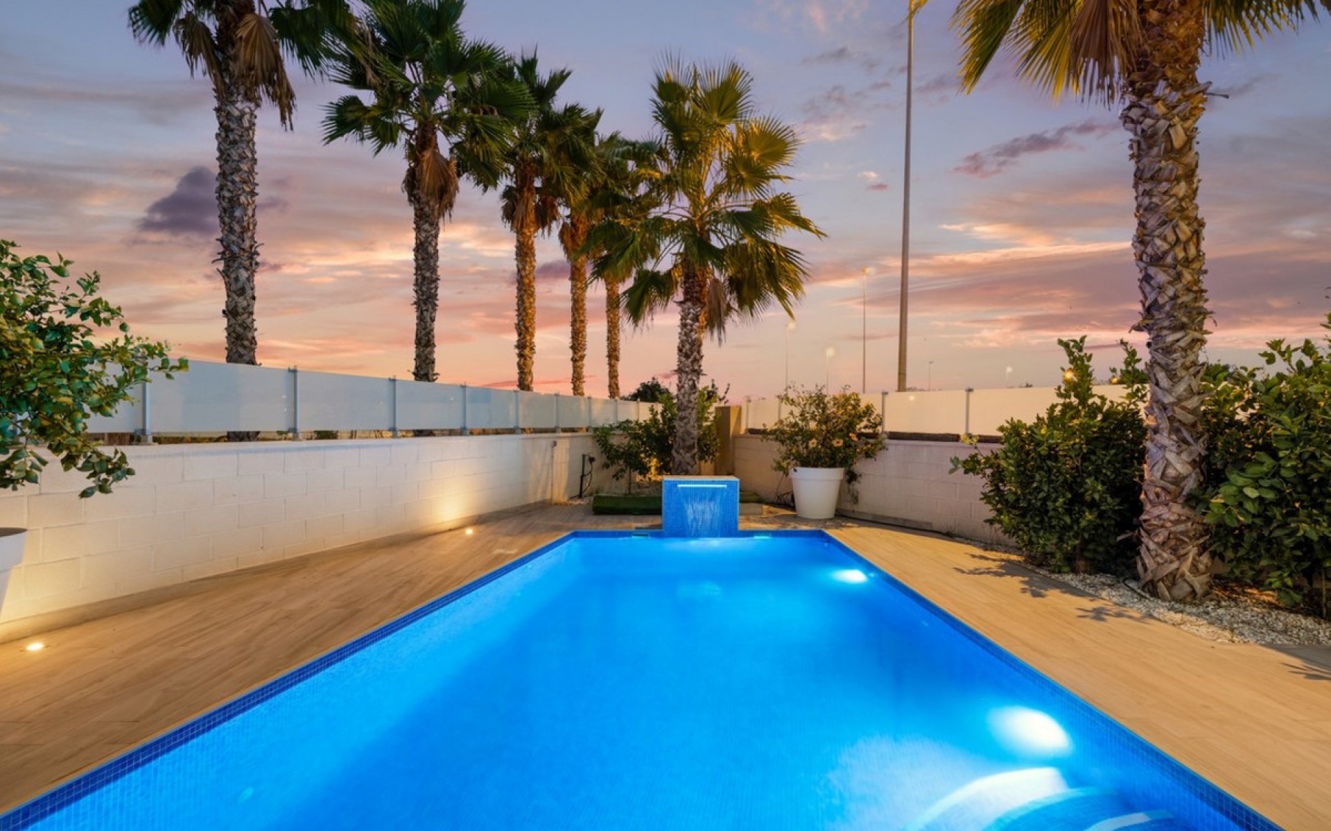 Resale - Villa - Cabo Roig