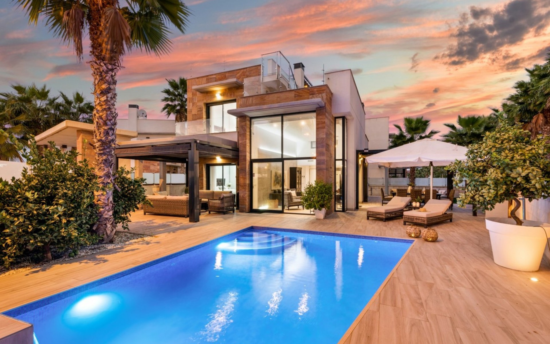 Resale - Villa - Cabo Roig