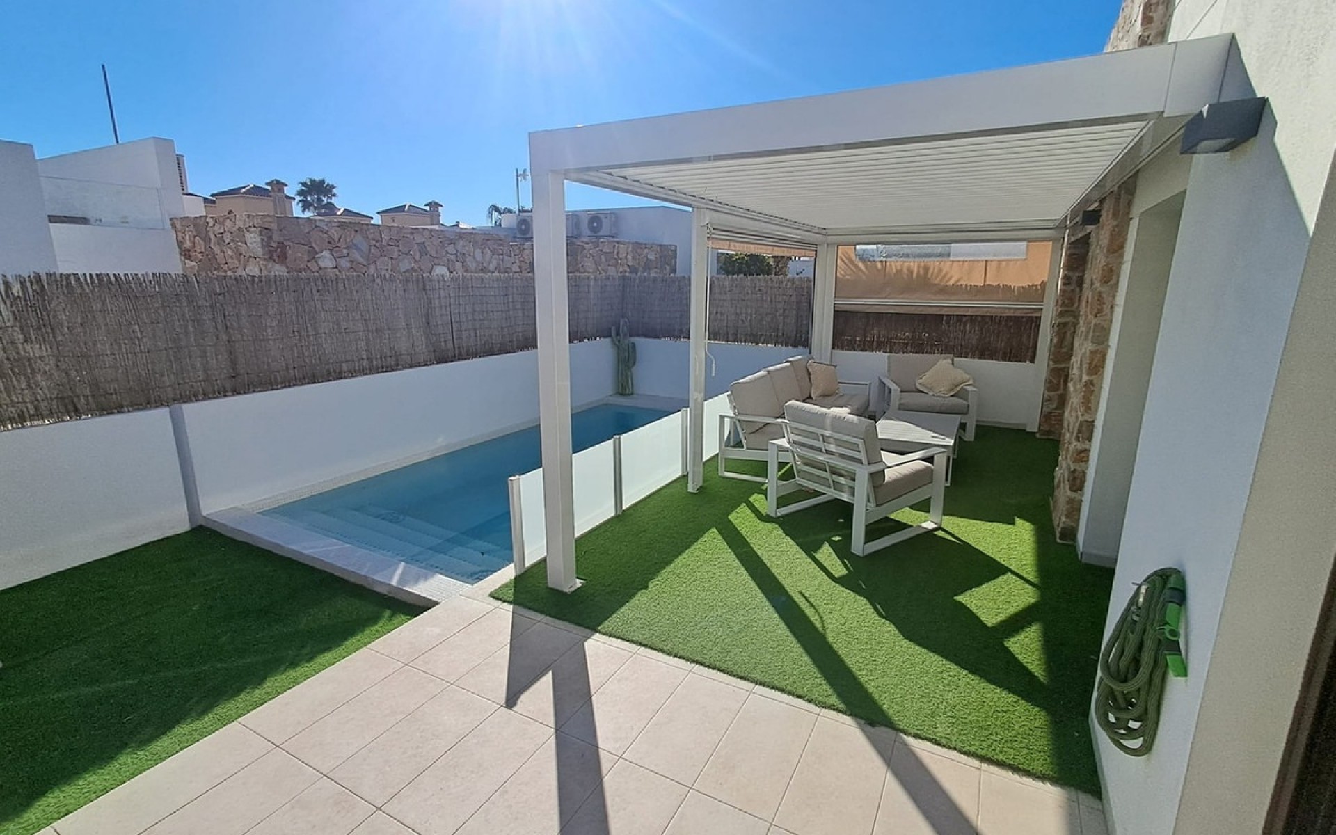 Resale - Villa - Cabo Roig