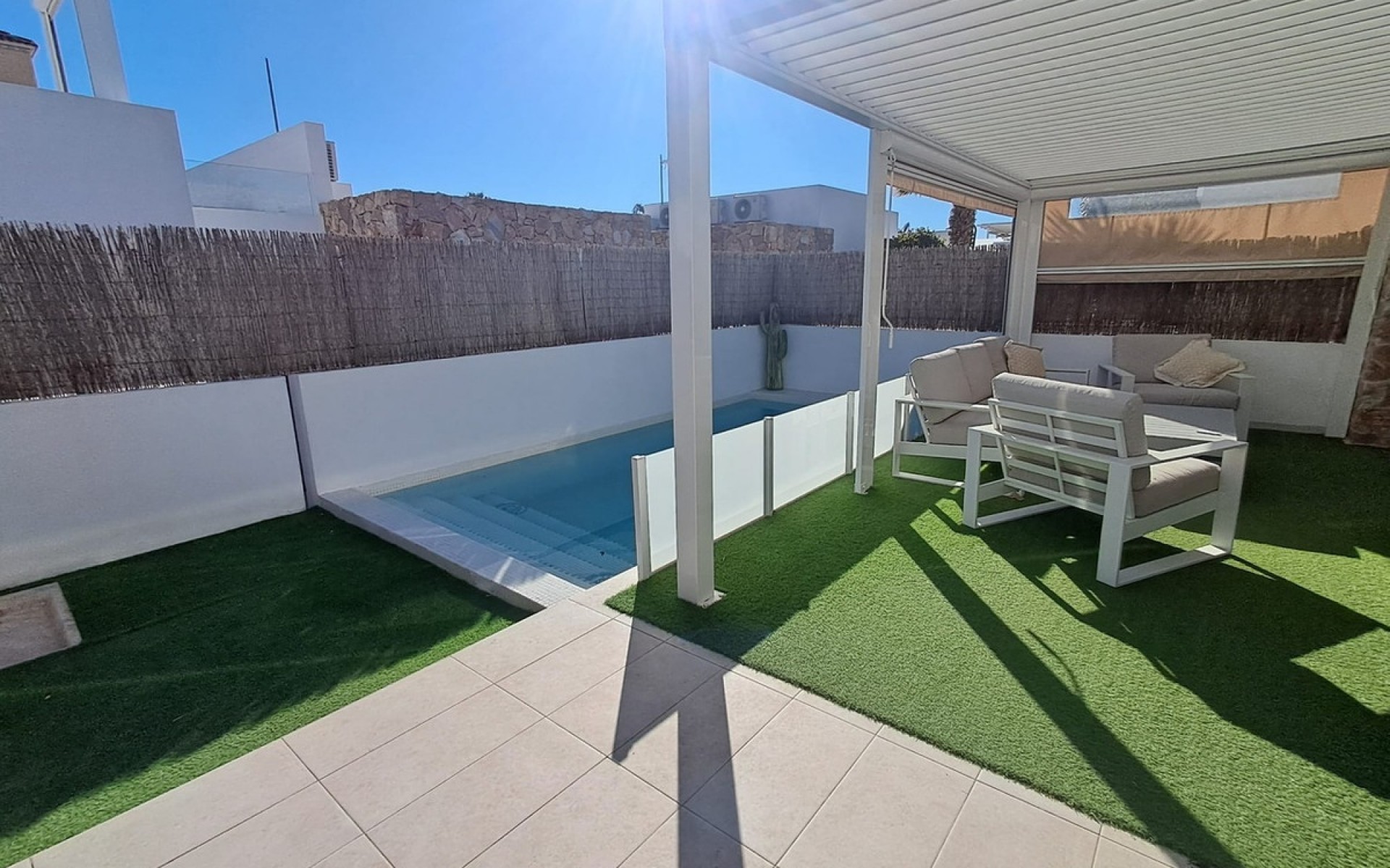 Resale - Villa - Cabo Roig