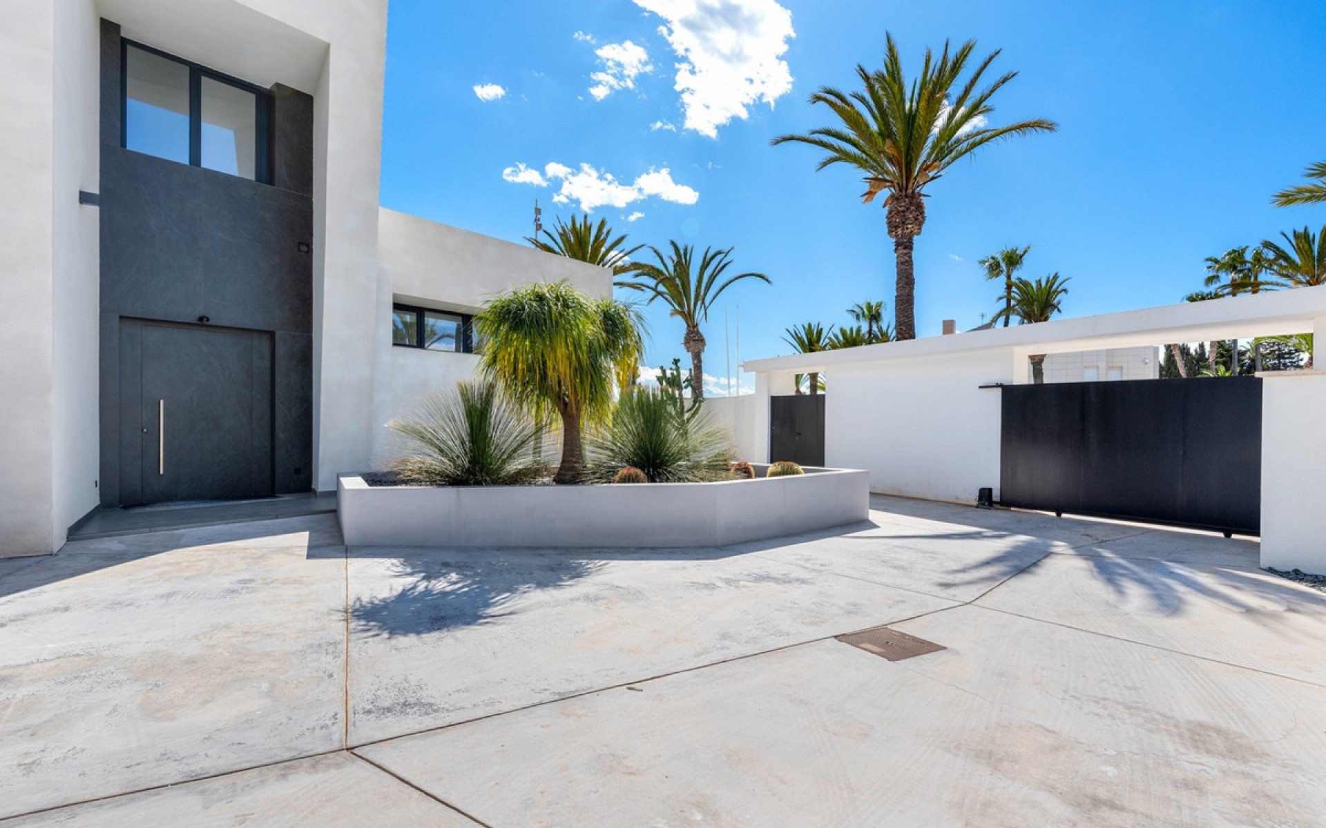 Resale - Villa - Cabo Roig