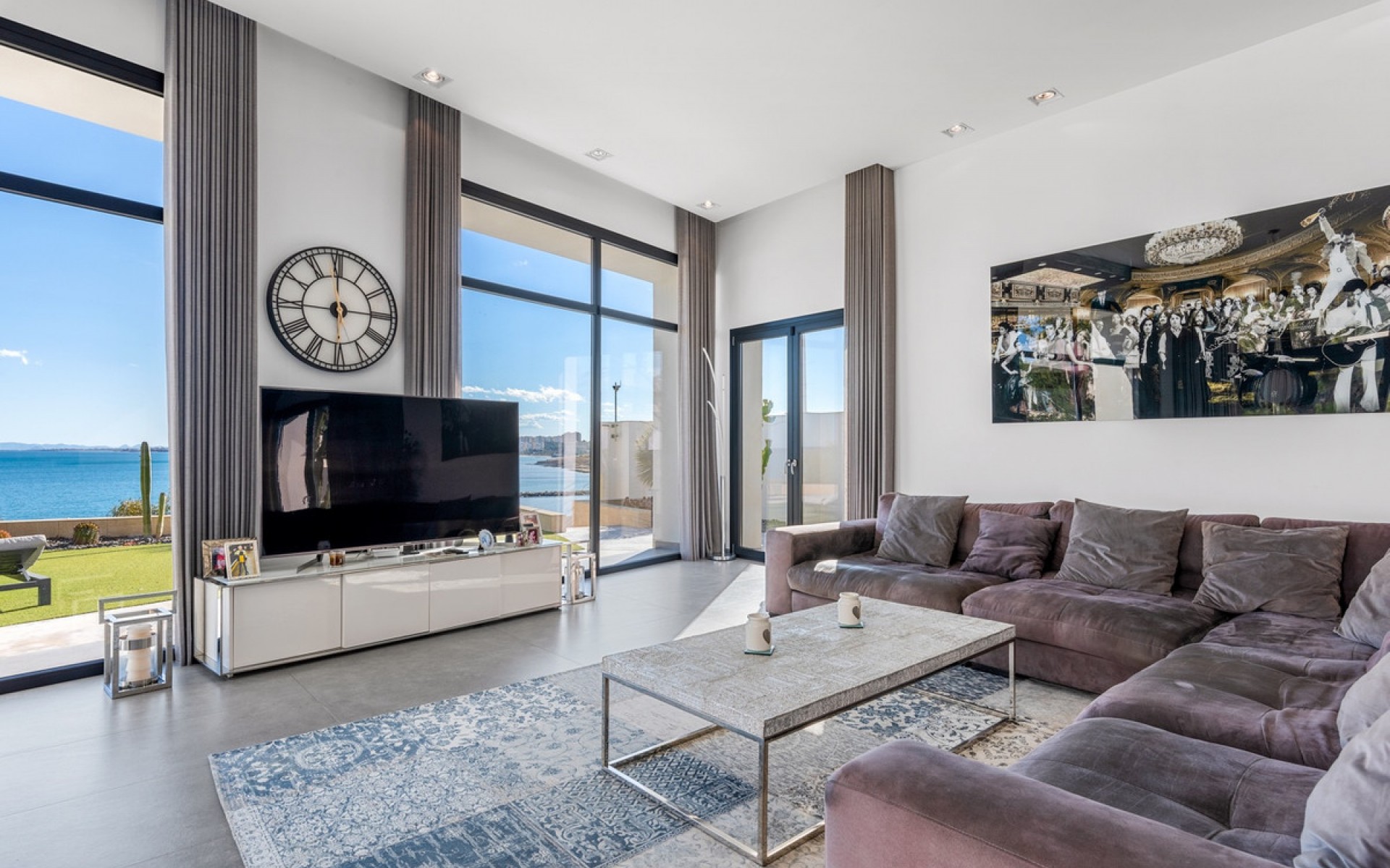 Resale - Villa - Cabo Roig