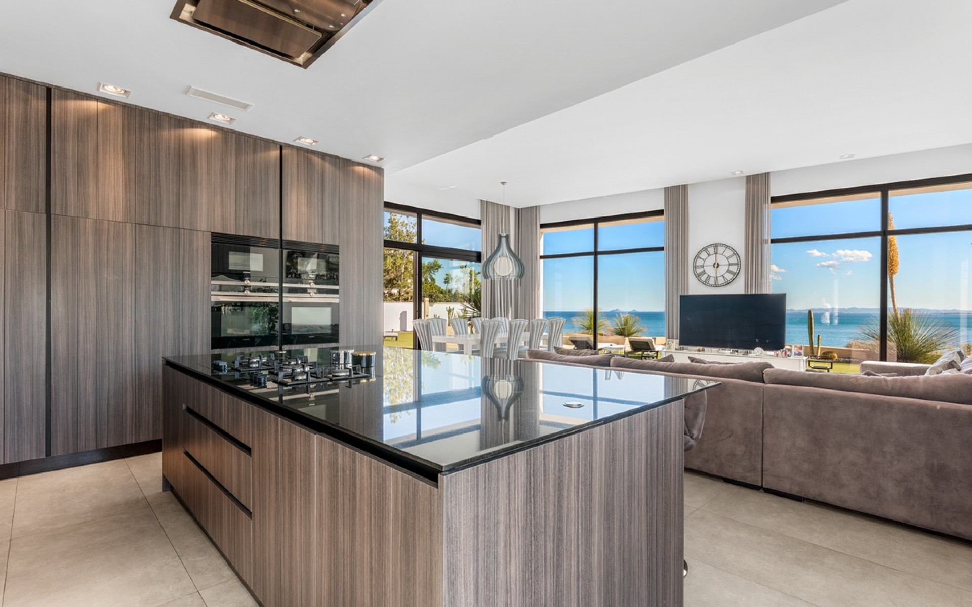 Resale - Villa - Cabo Roig