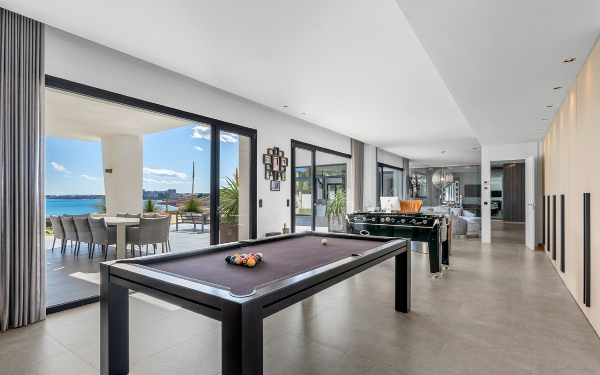 Resale - Villa - Cabo Roig