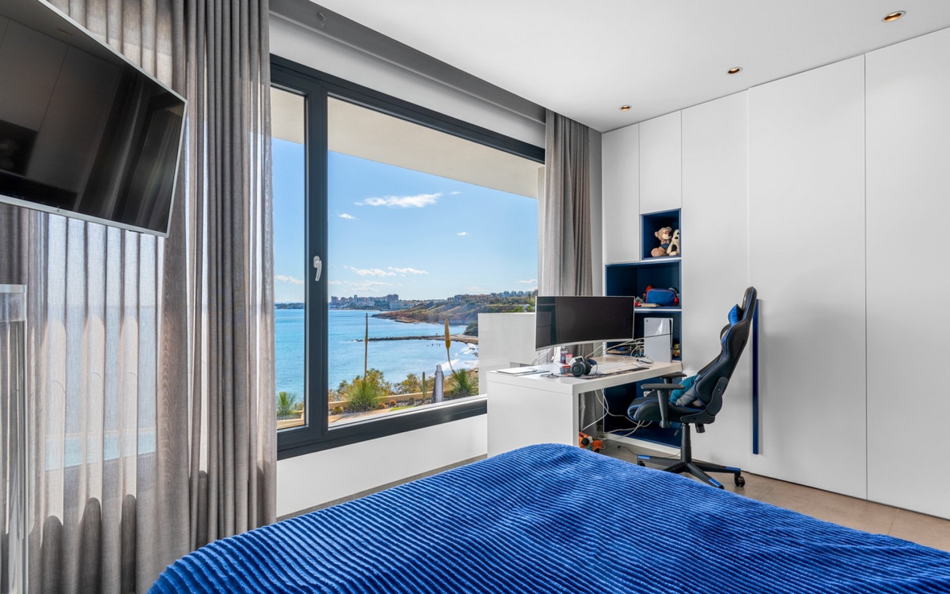 Resale - Villa - Cabo Roig