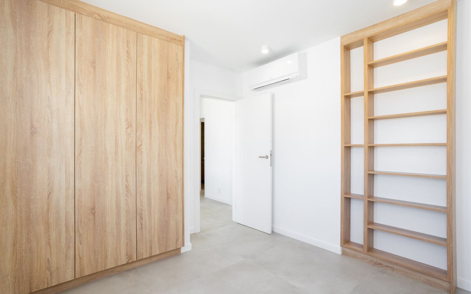 Resale - Villa - Cabo Roig