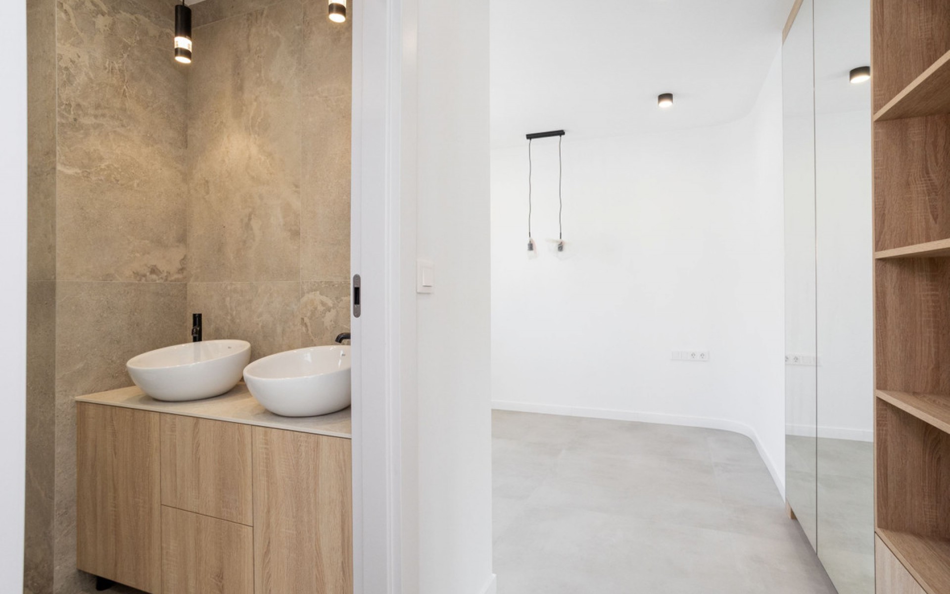 Resale - Villa - Cabo Roig