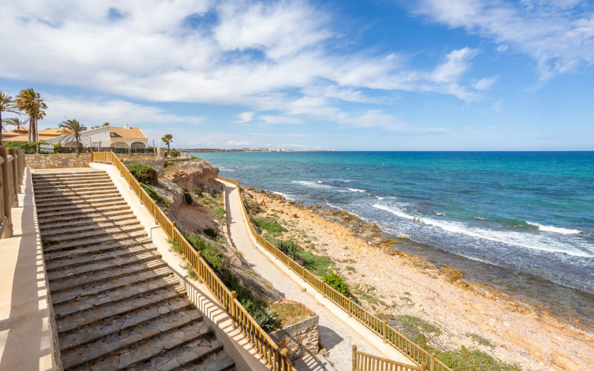 Resale - Villa - Cabo Roig