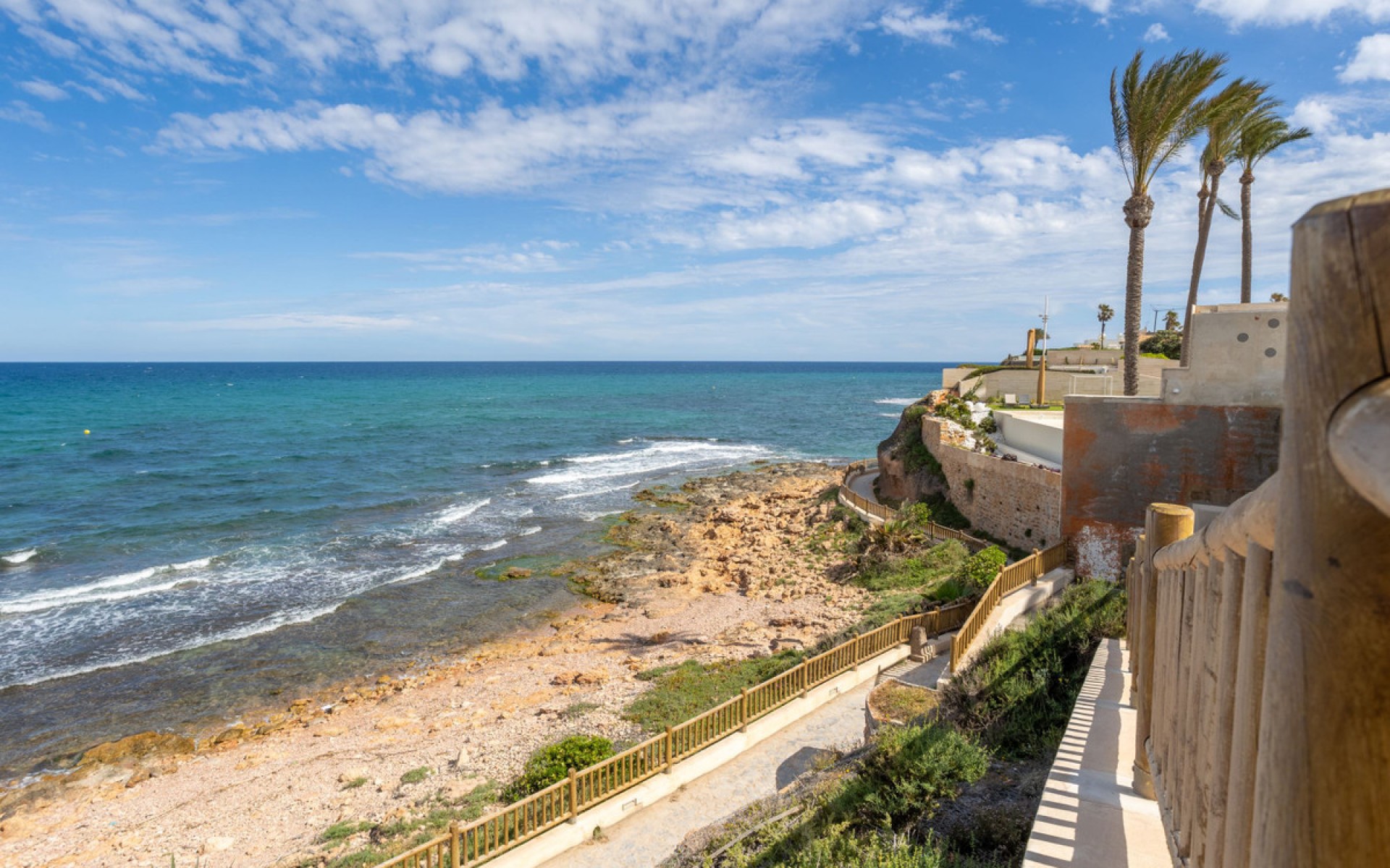 Resale - Villa - Cabo Roig