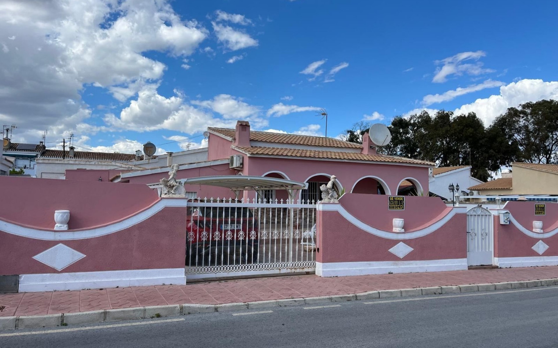 Resale - Villa - Cabo Roig