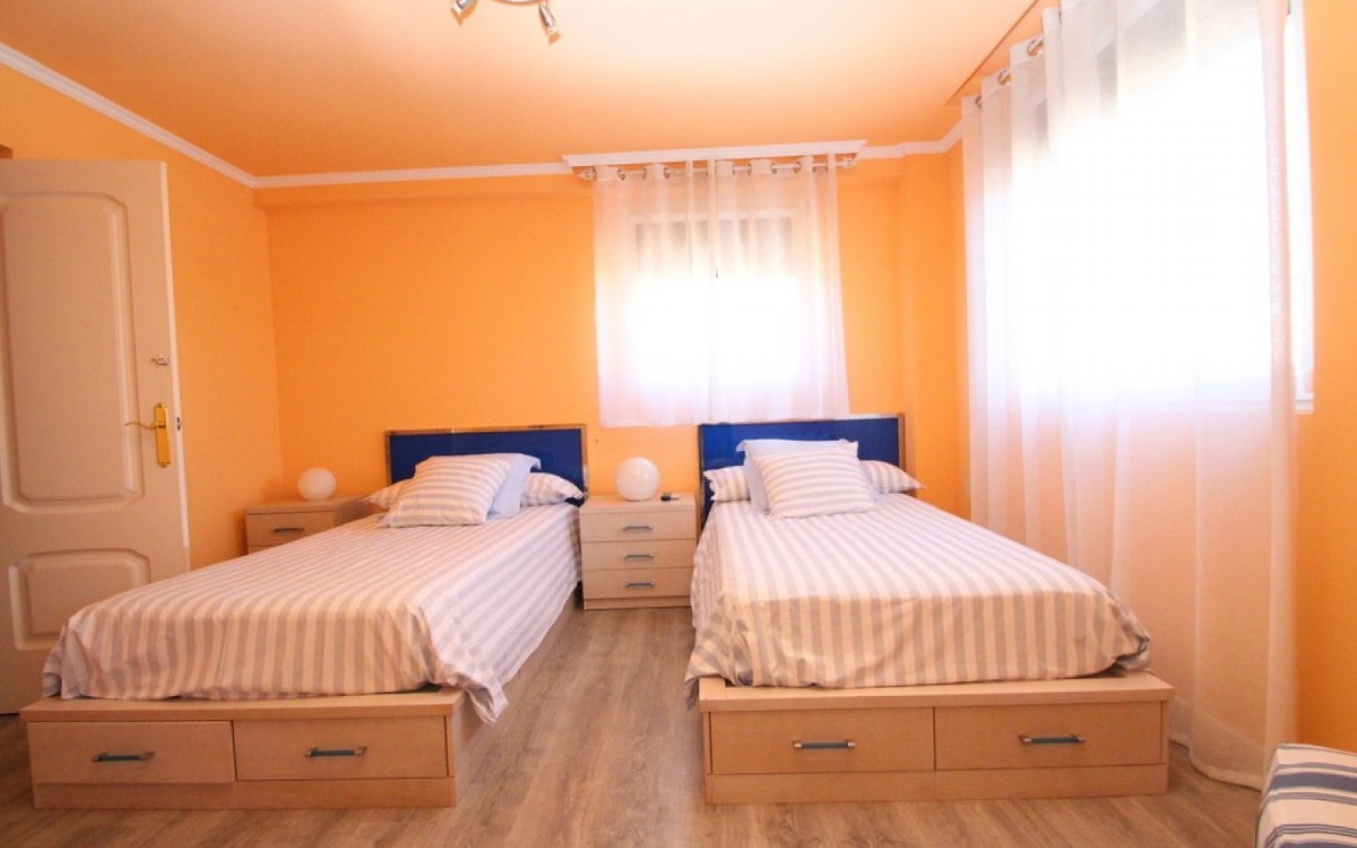 Resale - Villa - Cabo Roig