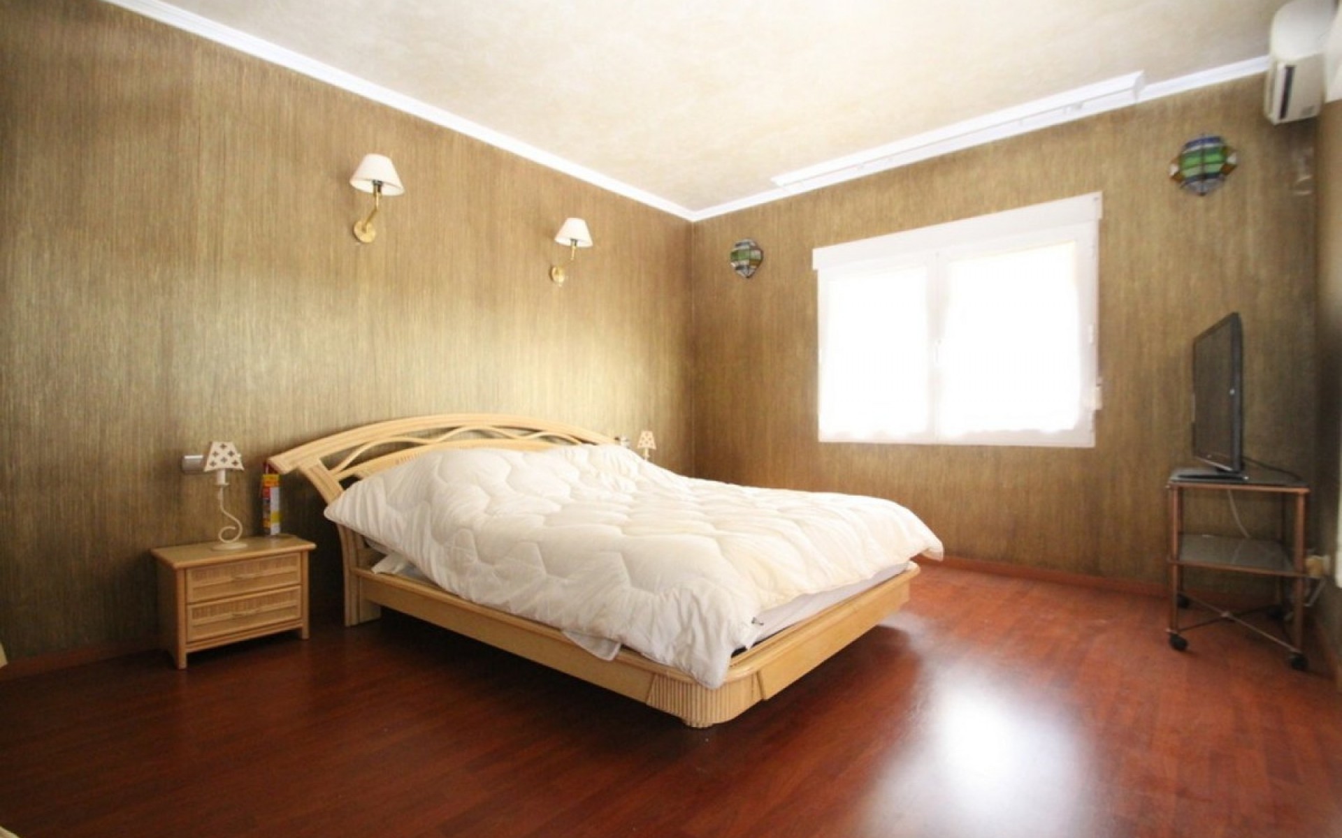 Resale - Villa - Cabo Roig