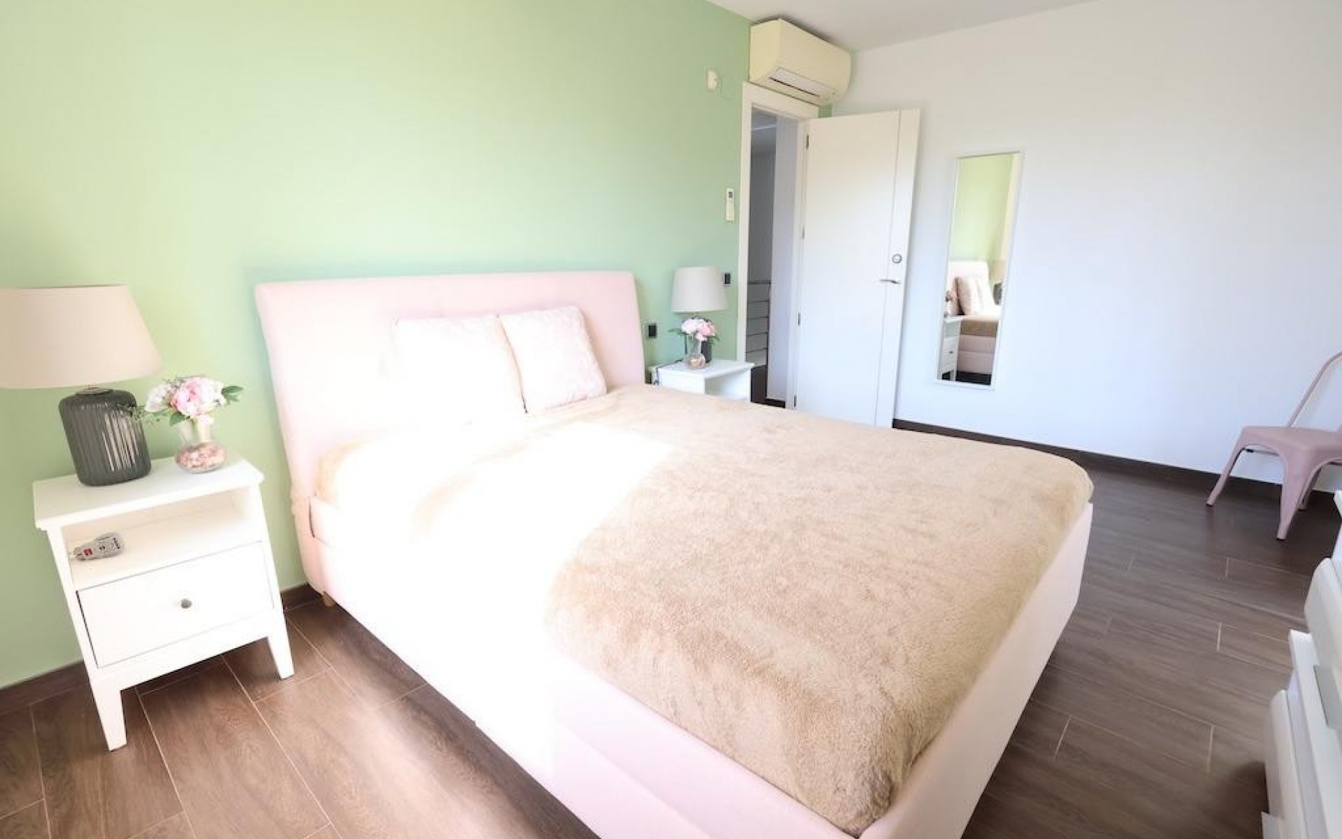 Resale - Villa - Cabo Roig