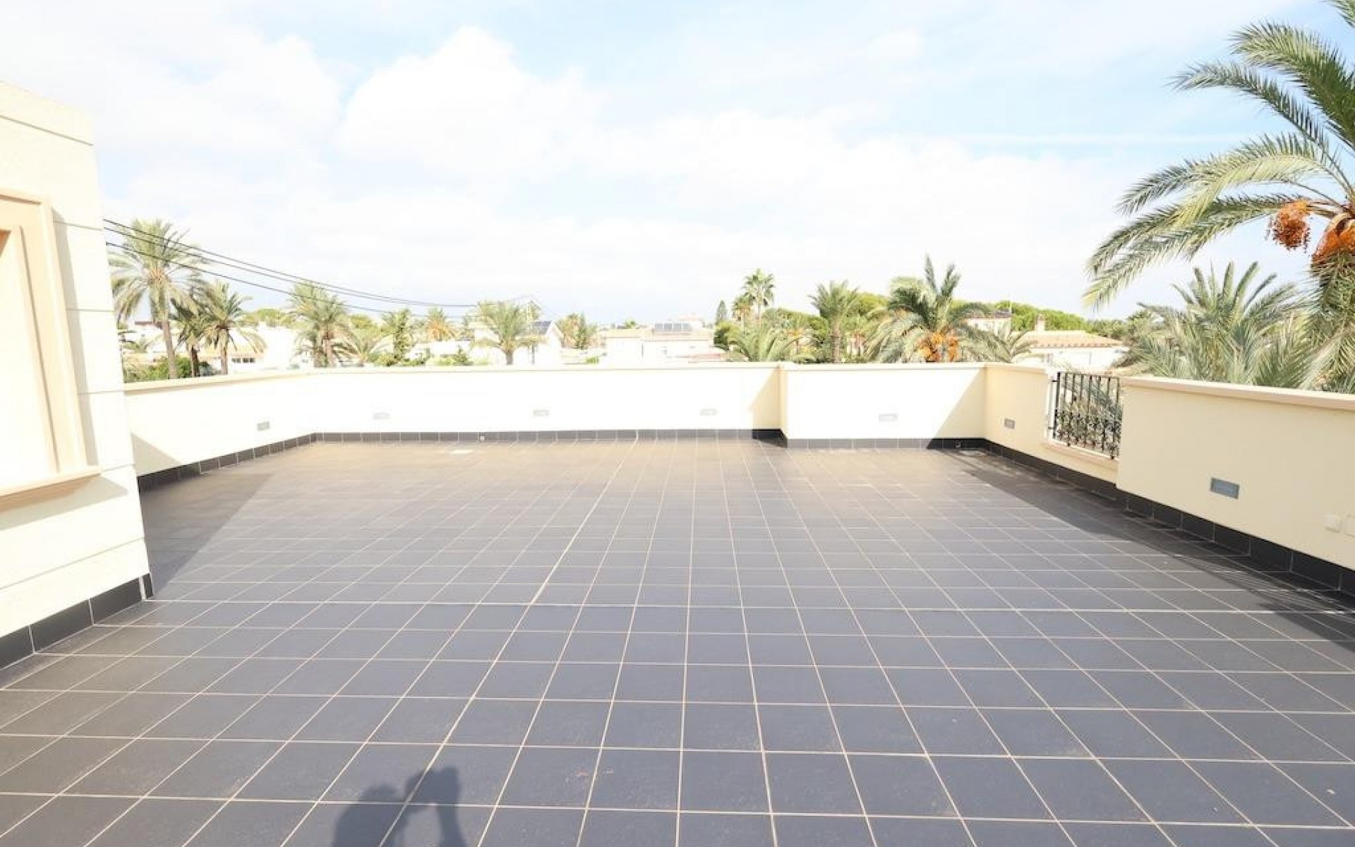 Resale - Villa - Cabo Roig