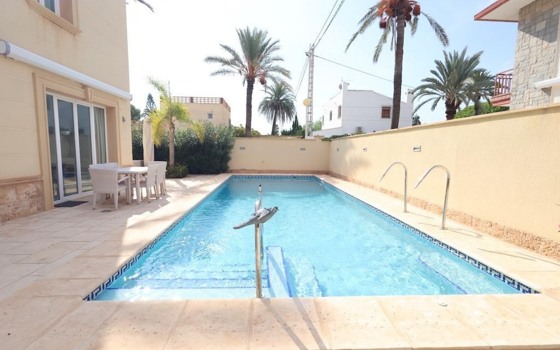 Resale - Villa - Cabo Roig