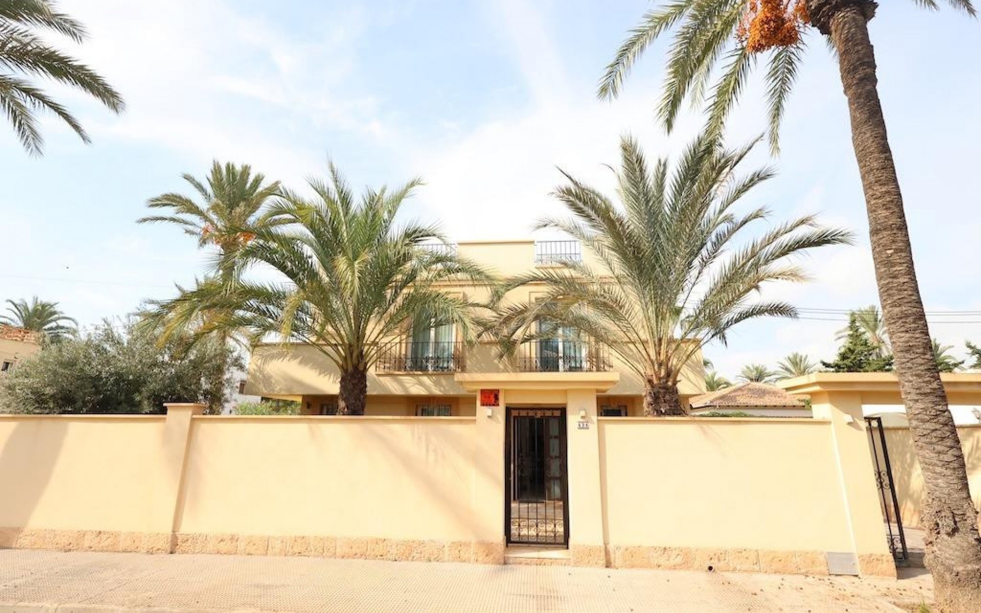 Resale - Villa - Cabo Roig
