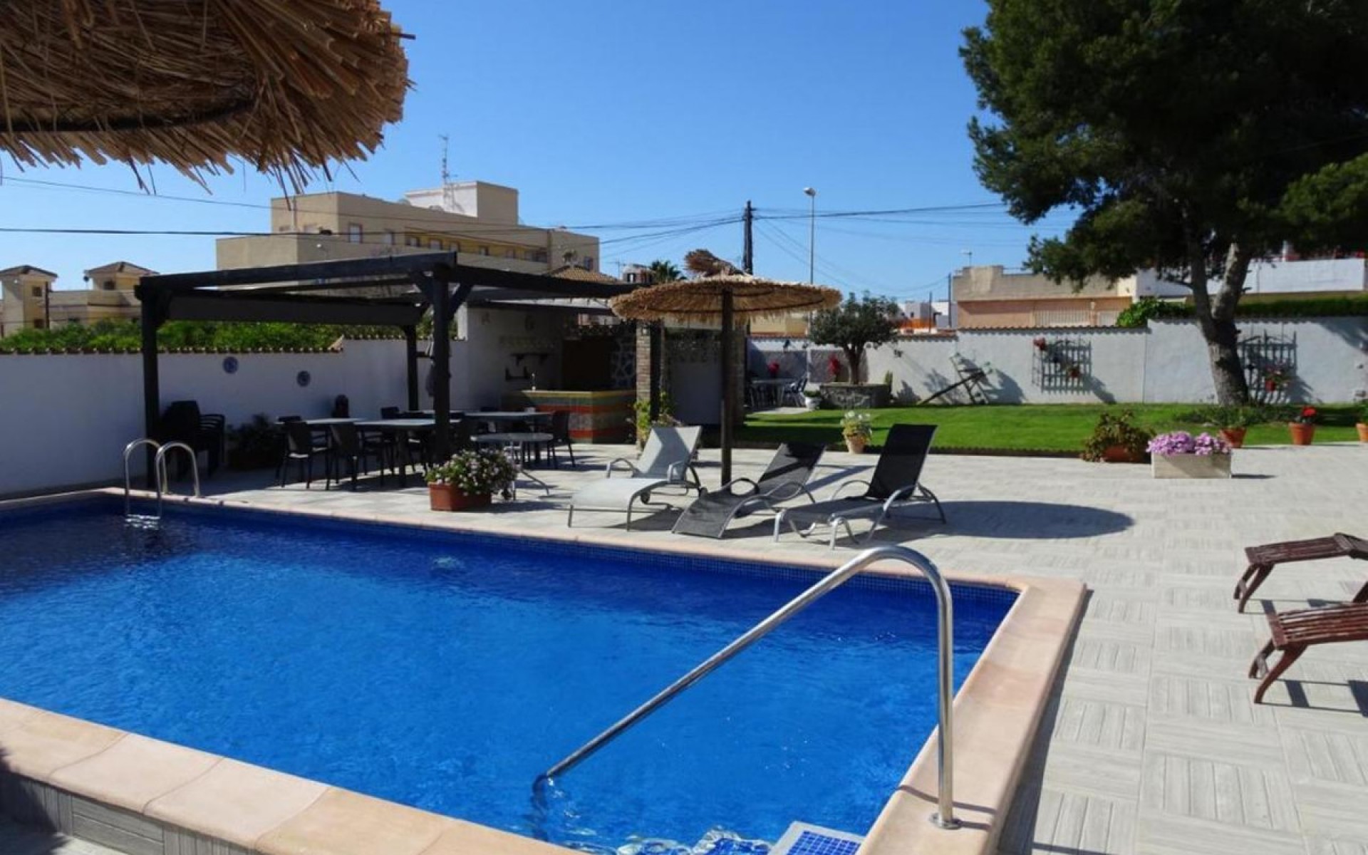Resale - Villa - Cabo Roig