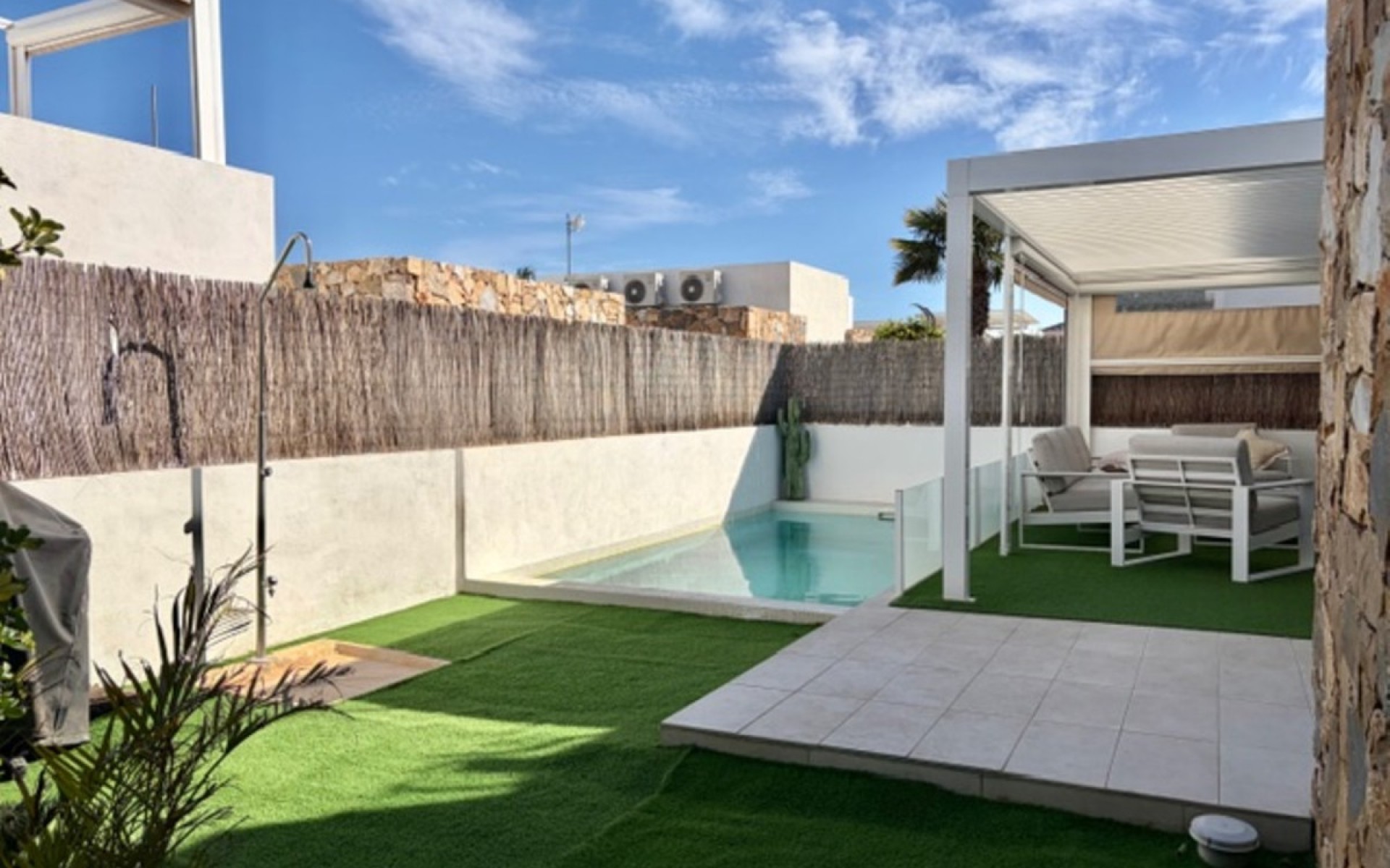 Resale - Villa - Cabo Roig