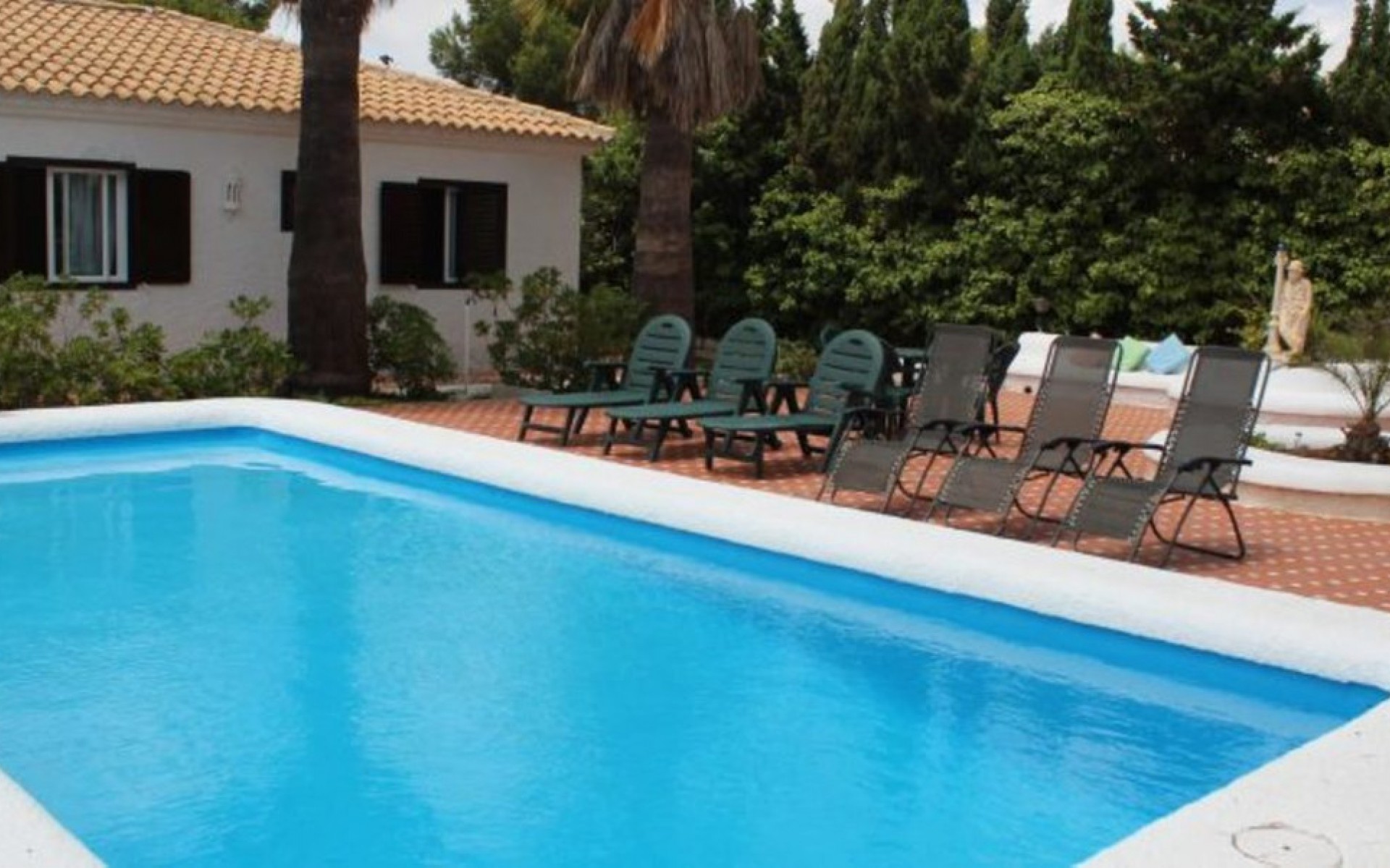 Resale - Villa - Cabo Roig