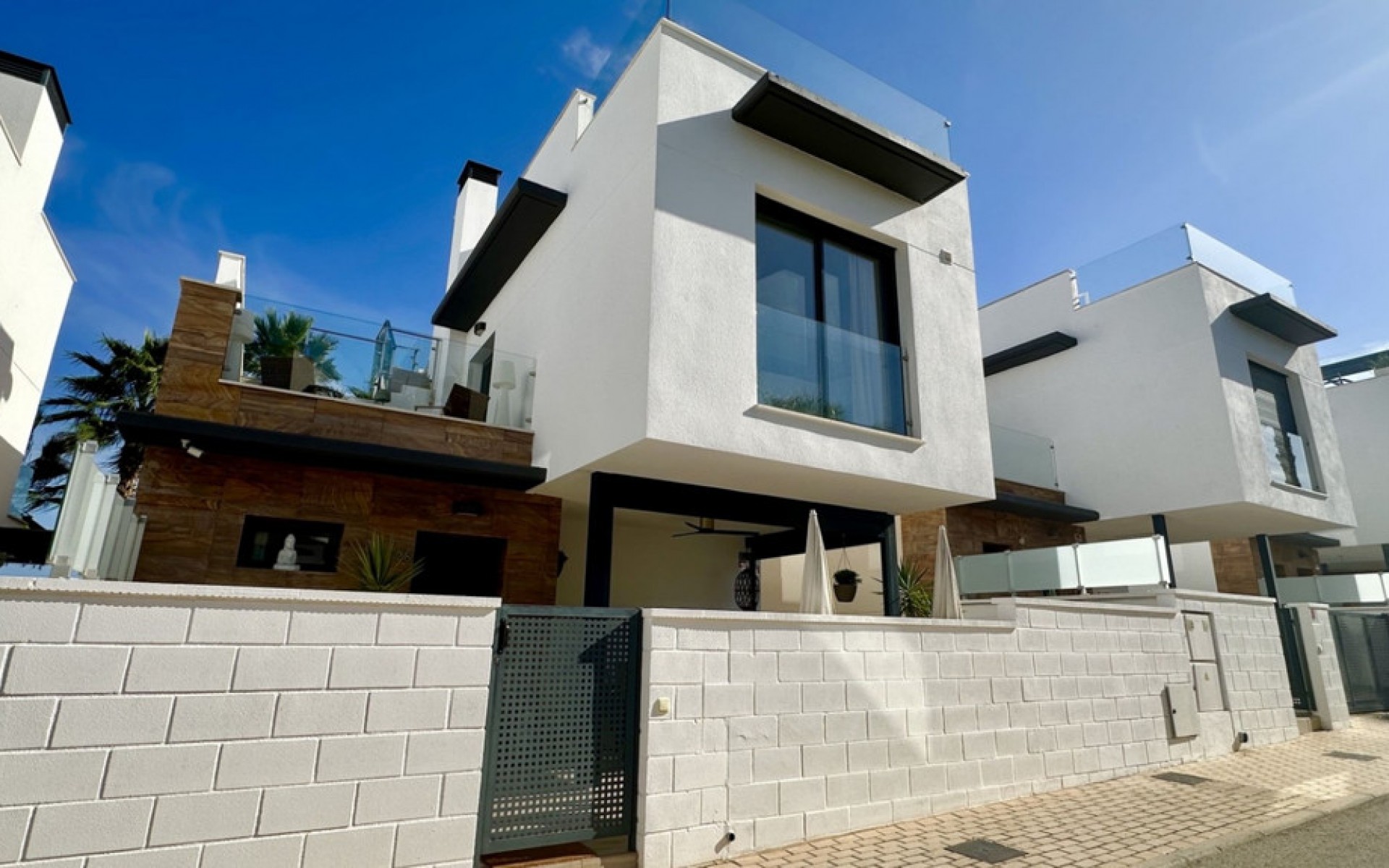 Resale - Villa - Cabo Roig