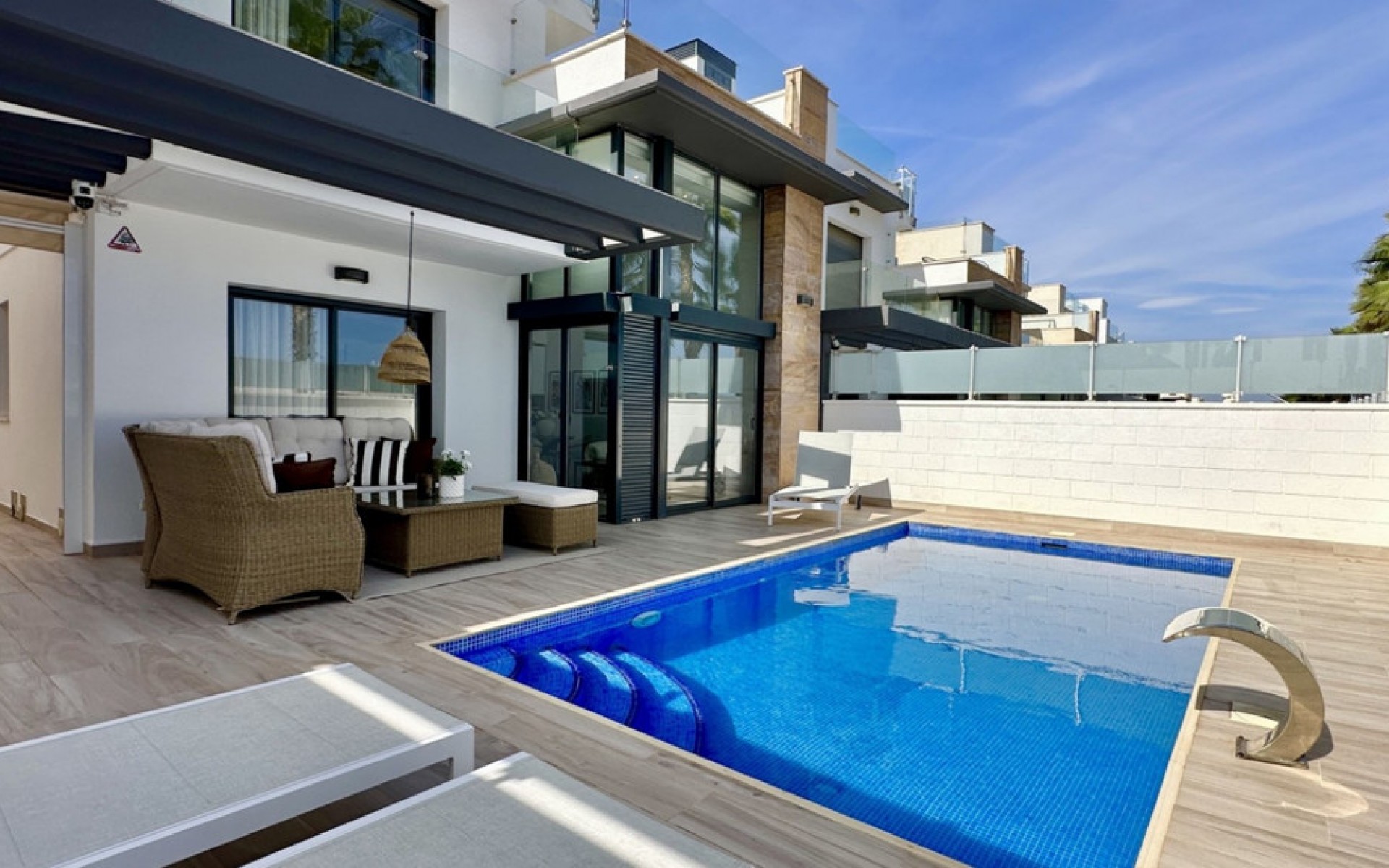 Resale - Villa - Cabo Roig