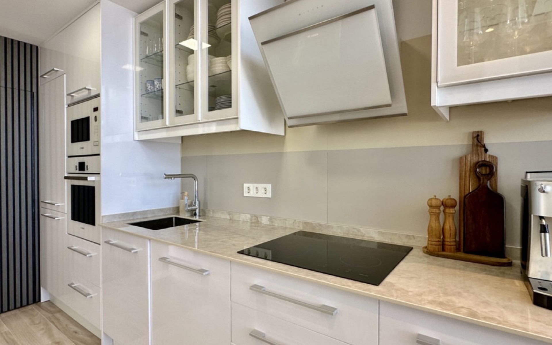 Resale - Villa - Cabo Roig