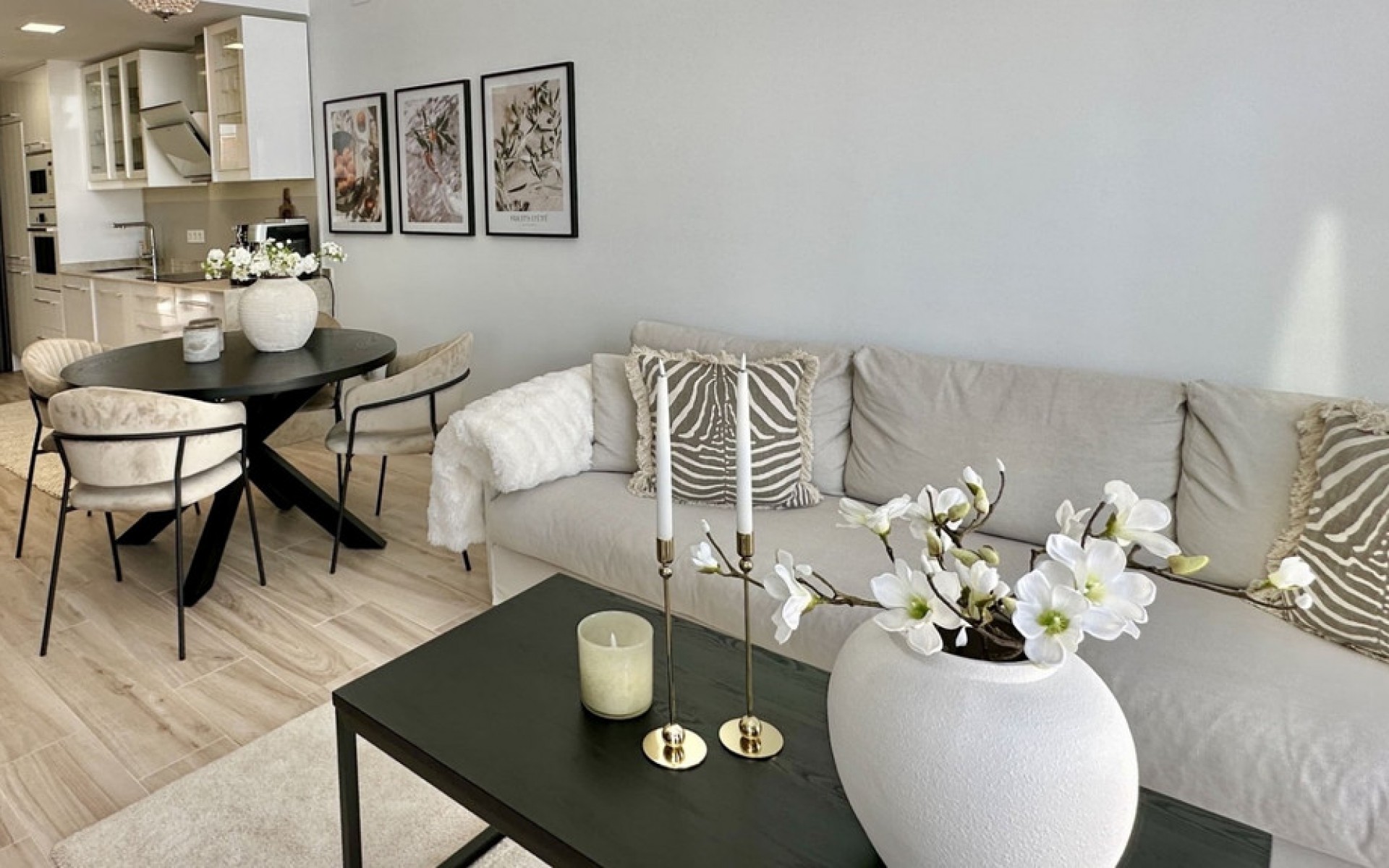 Resale - Villa - Cabo Roig