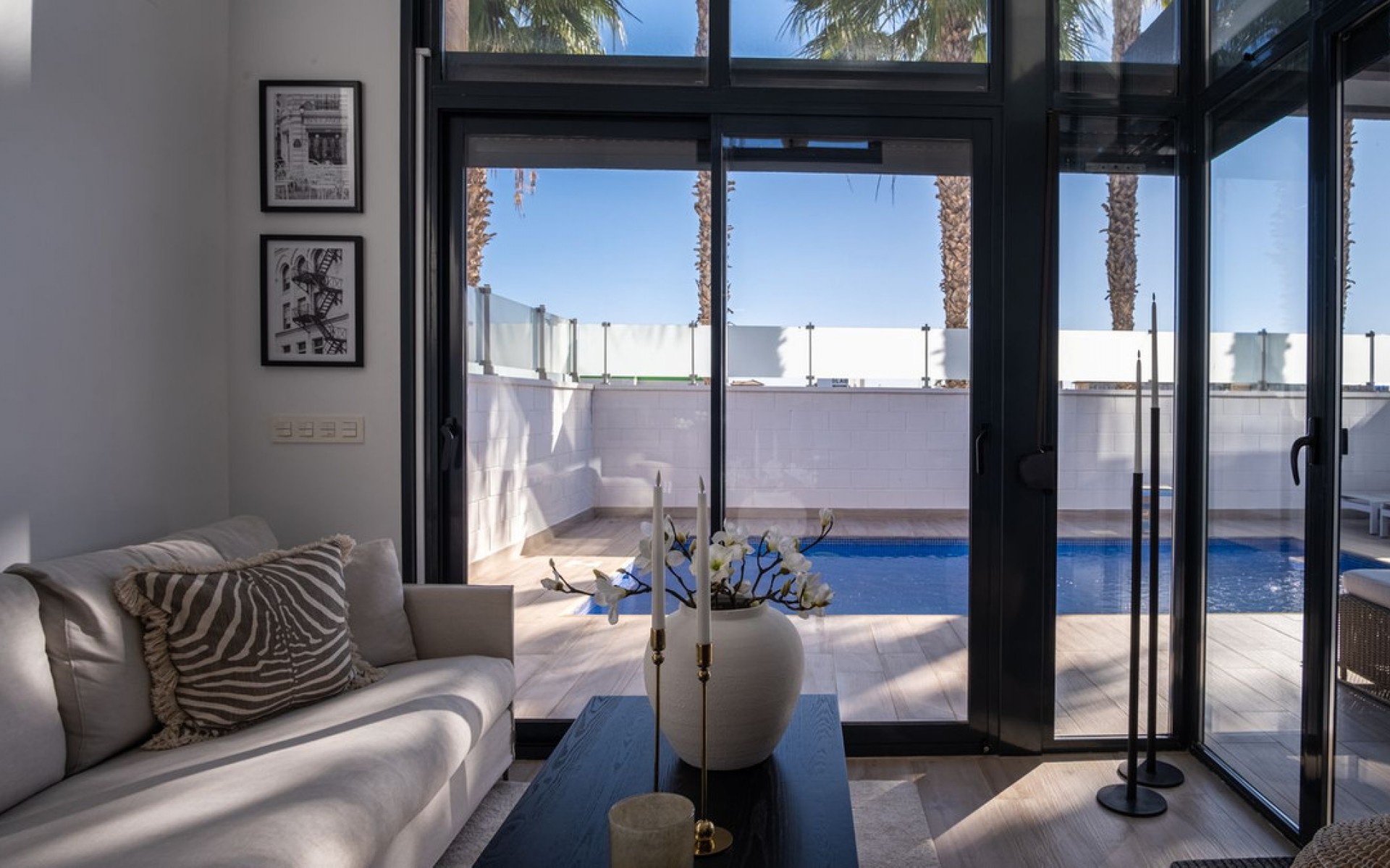 Resale - Villa - Cabo Roig