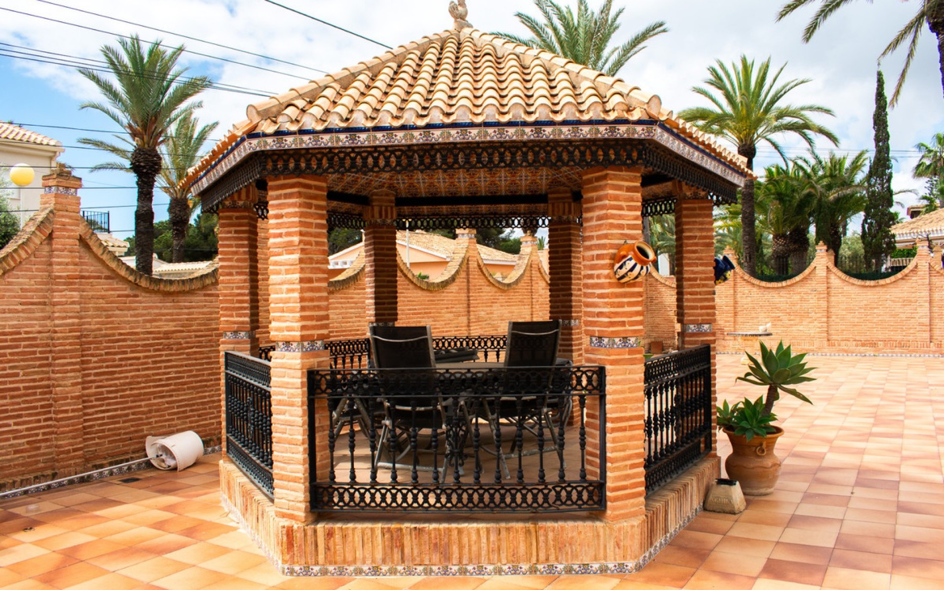 Resale - Villa - Cabo Roig