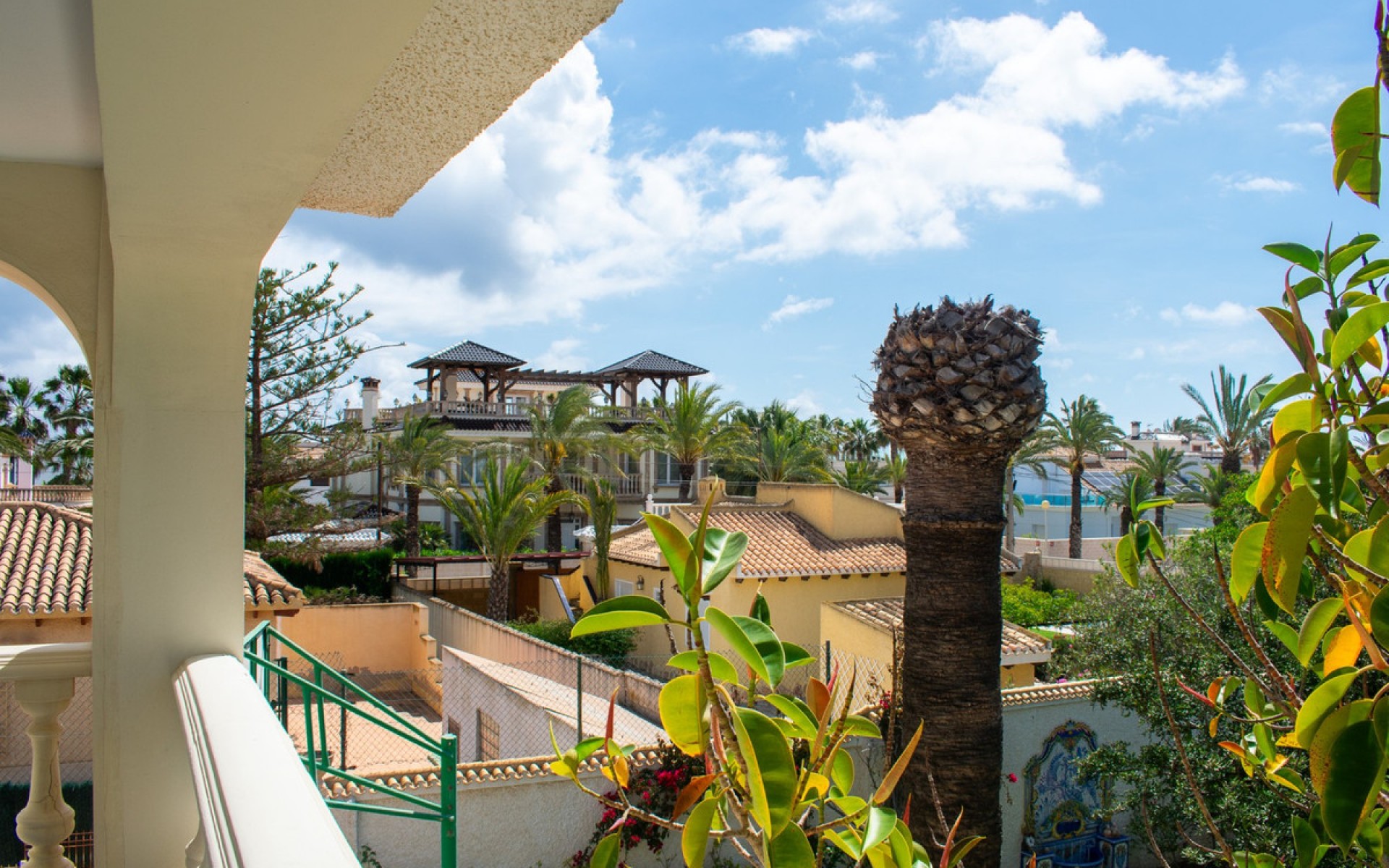 Resale - Villa - Cabo Roig