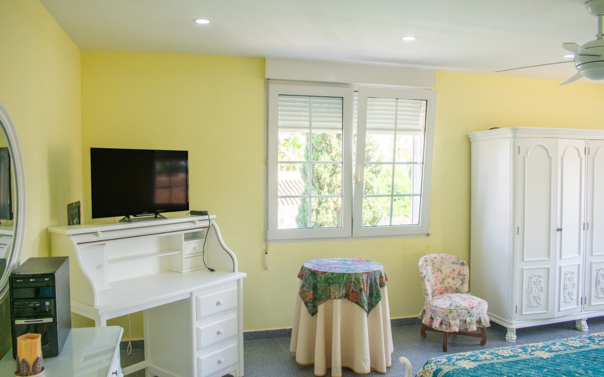 Resale - Villa - Cabo Roig