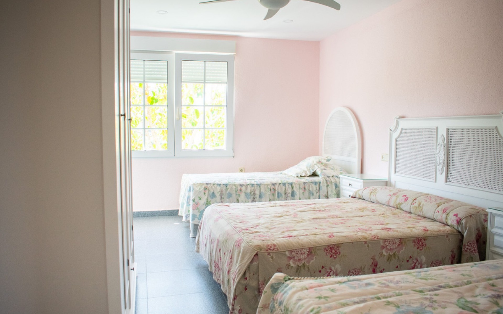 Resale - Villa - Cabo Roig